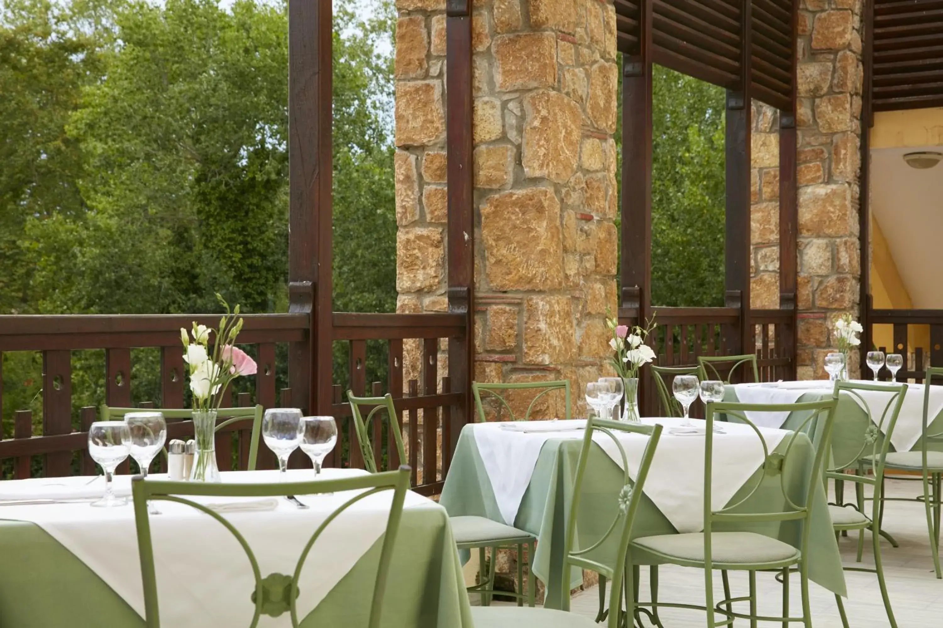 Restaurant/places to eat in Simantro Resort Restaurant/places to eat in Simantro Resort