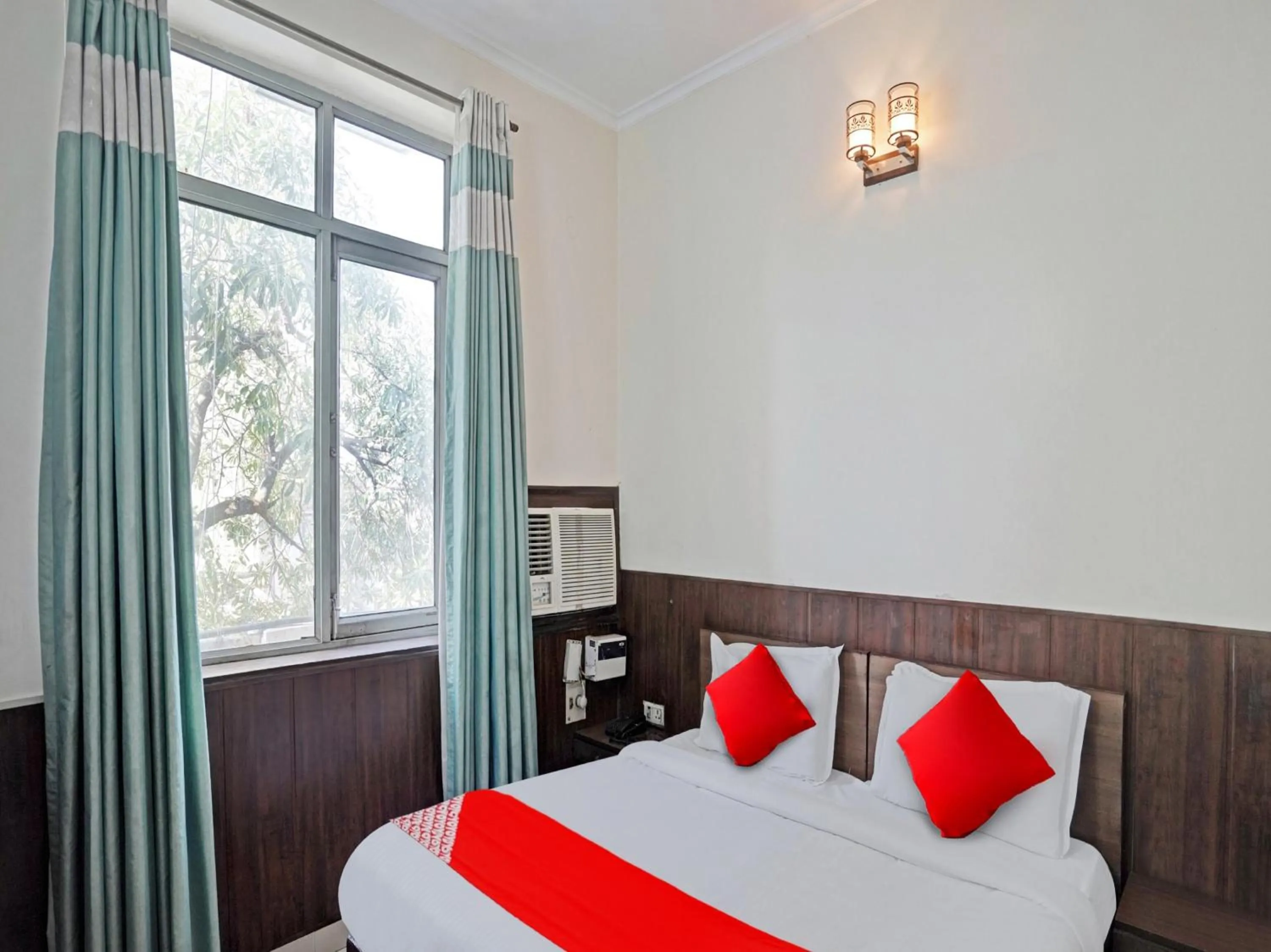 Bedroom in Hotel O Grand Stay