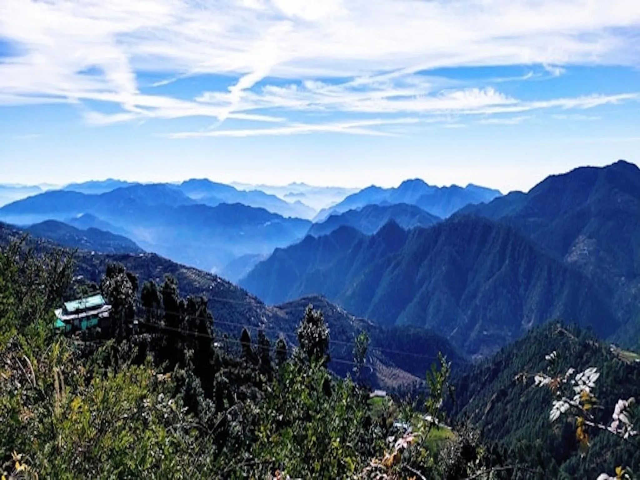 Natural landscape in LA Riqueza Dhanolti View - Mountain View Rooms - Near to Eco Park & Surkanda Devi Temple