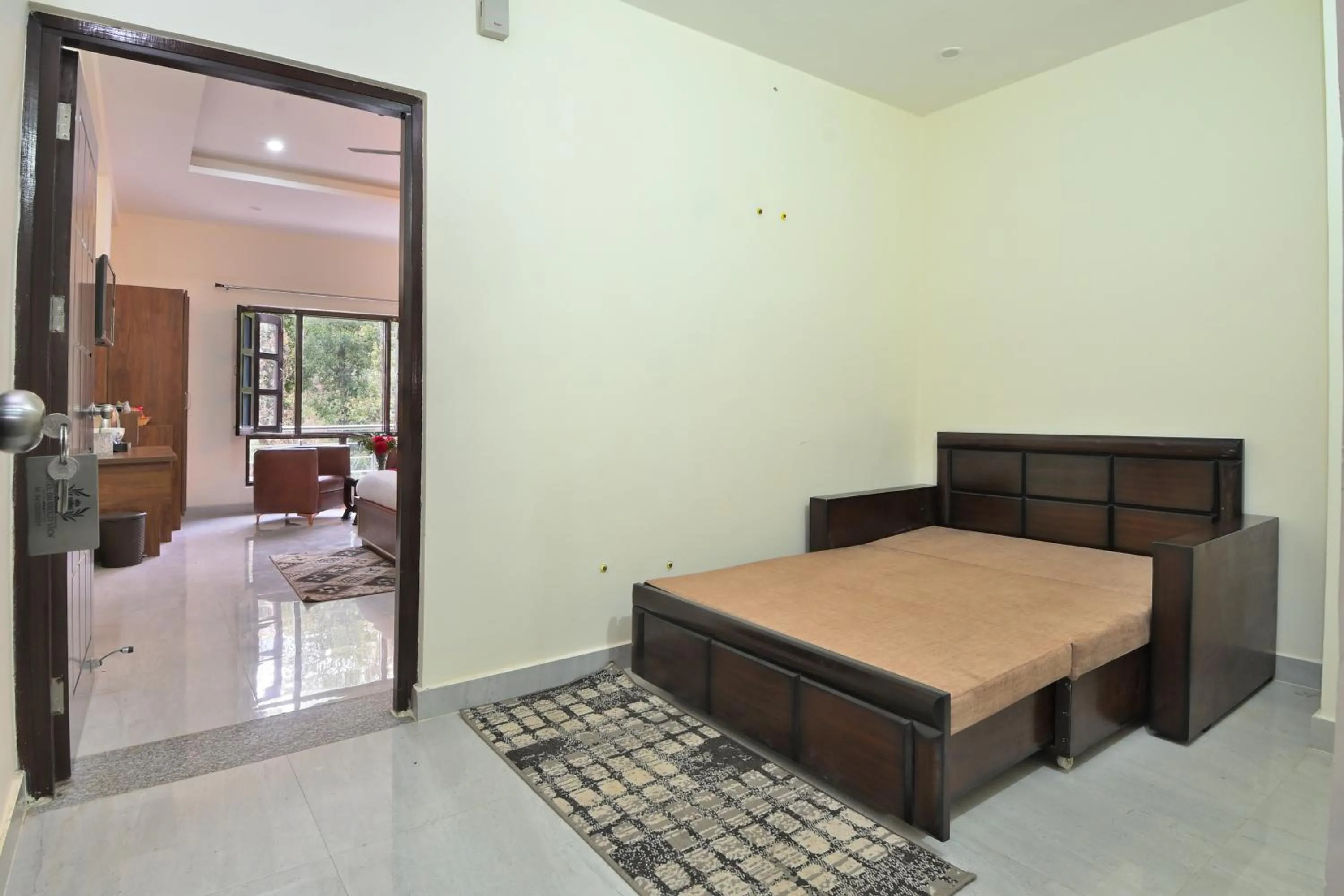 Bedroom, Bed in LA Riqueza Dhanolti View - Mountain View Rooms - Near to Eco Park & Surkanda Devi Temple