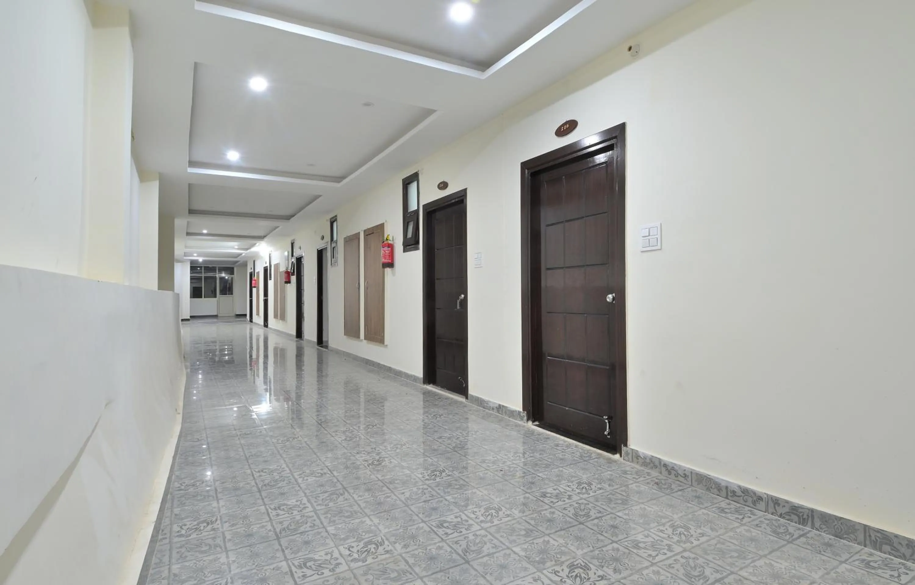 Property building in LA Riqueza Dhanolti View - Mountain View Rooms - Near to Eco Park & Surkanda Devi Temple