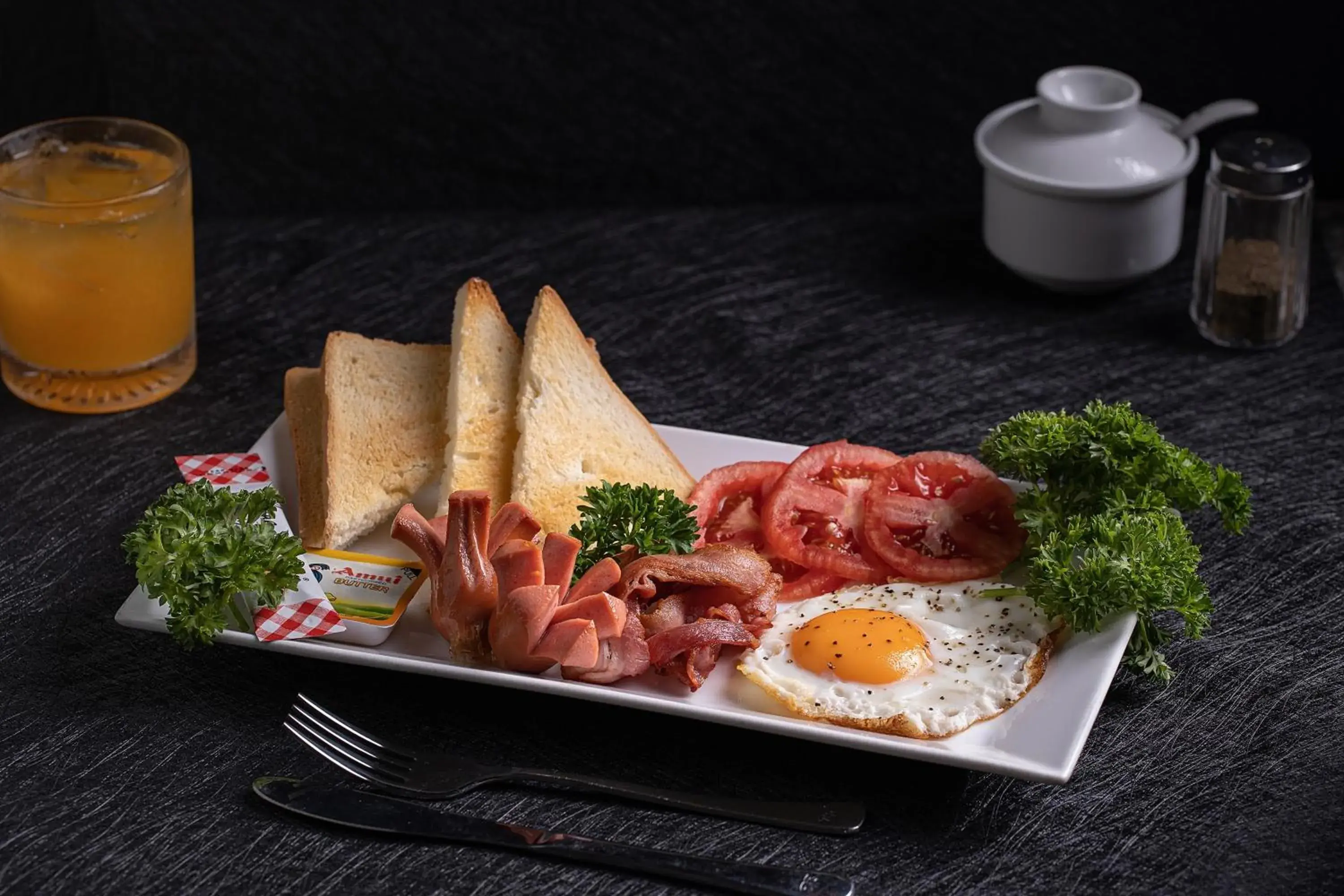 Restaurant/places to eat in Queen Cafe Hotel & Pub Restaurant/places to eat in Queen Cafe Hotel & Pub