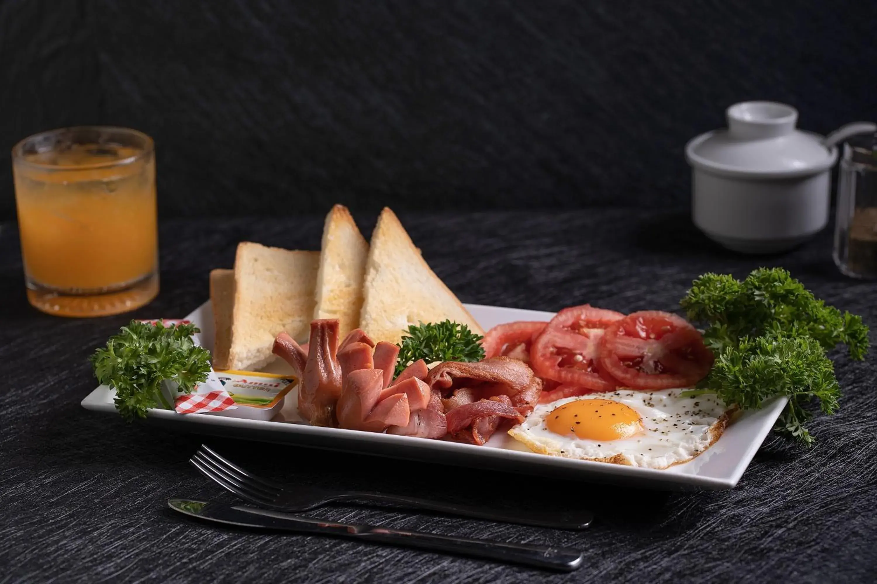 Restaurant/places to eat in Queen Cafe Hotel & Pub Restaurant/places to eat in Queen Cafe Hotel & Pub