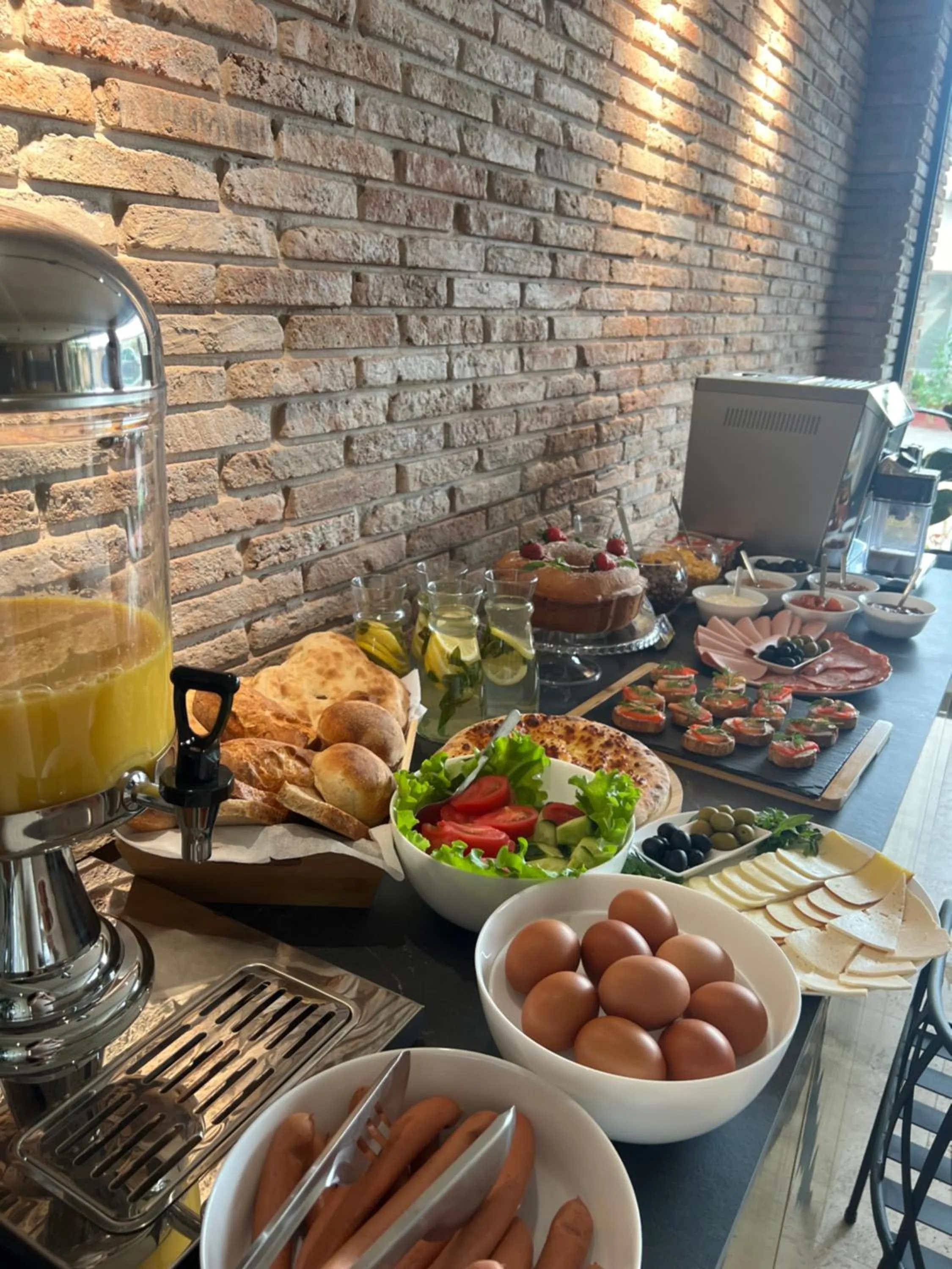 Food and drinks in Hotel Tiflisi Inn