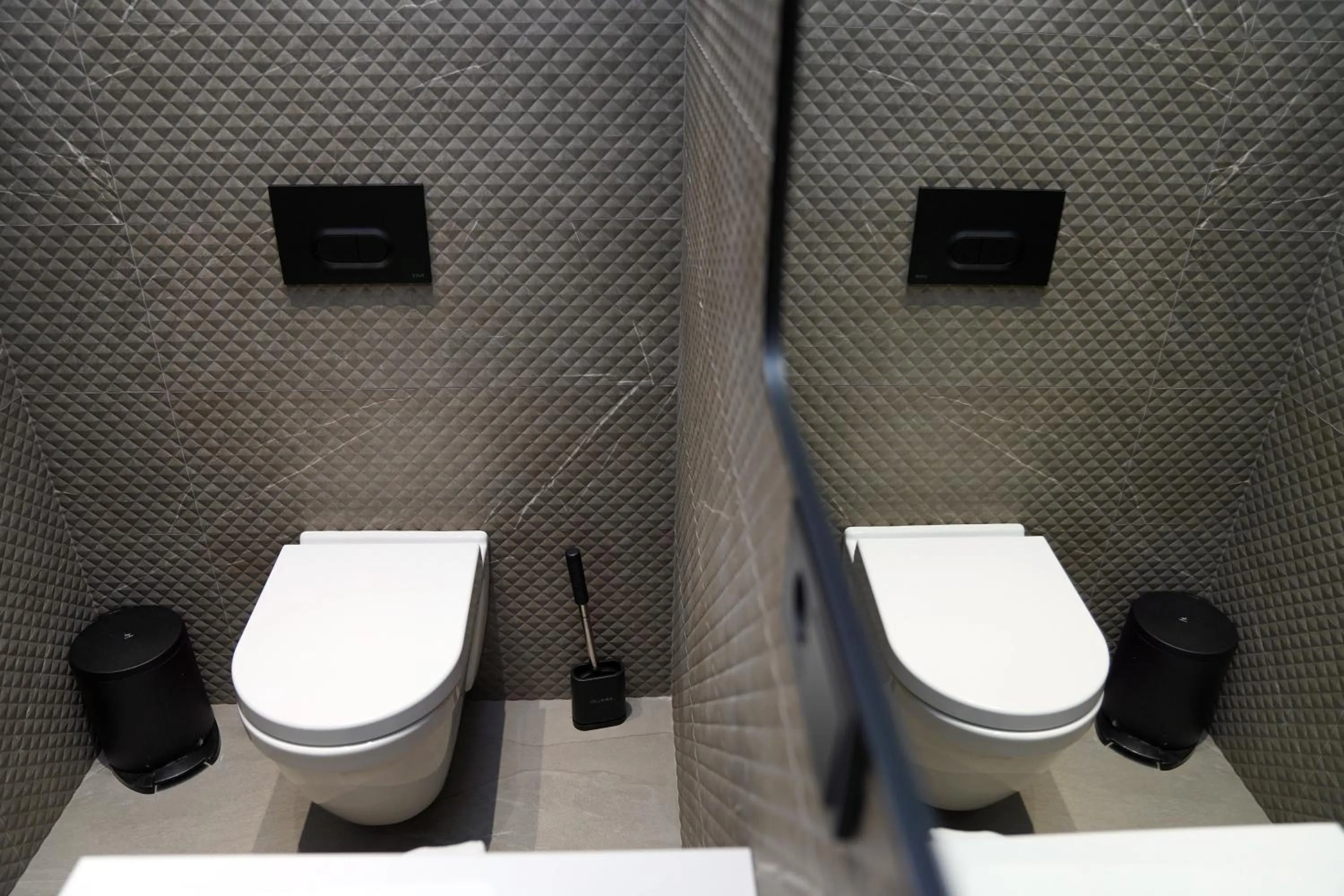 Toilet in Hotel Tiflisi Inn