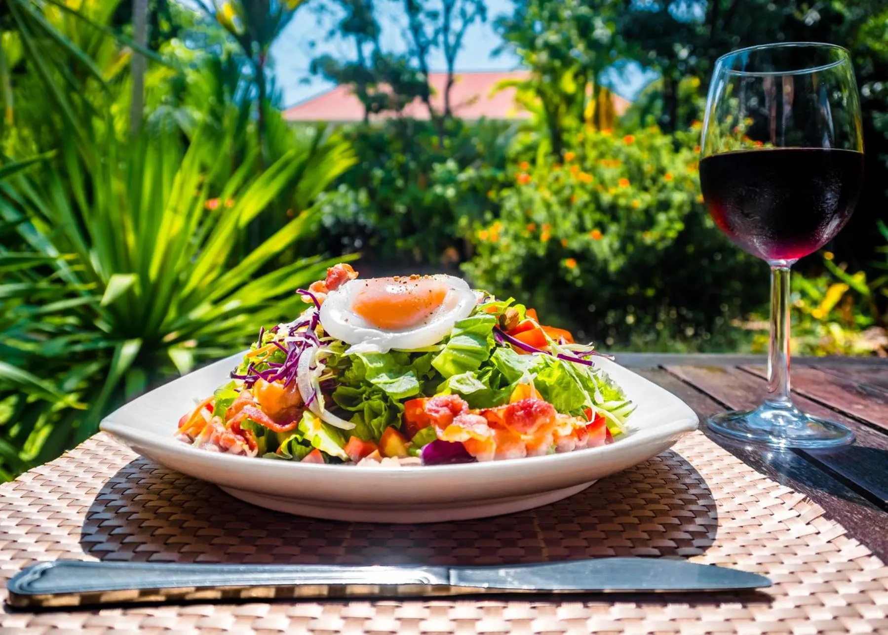 Restaurant/places to eat in Pavillon d'Orient Boutique Hotel