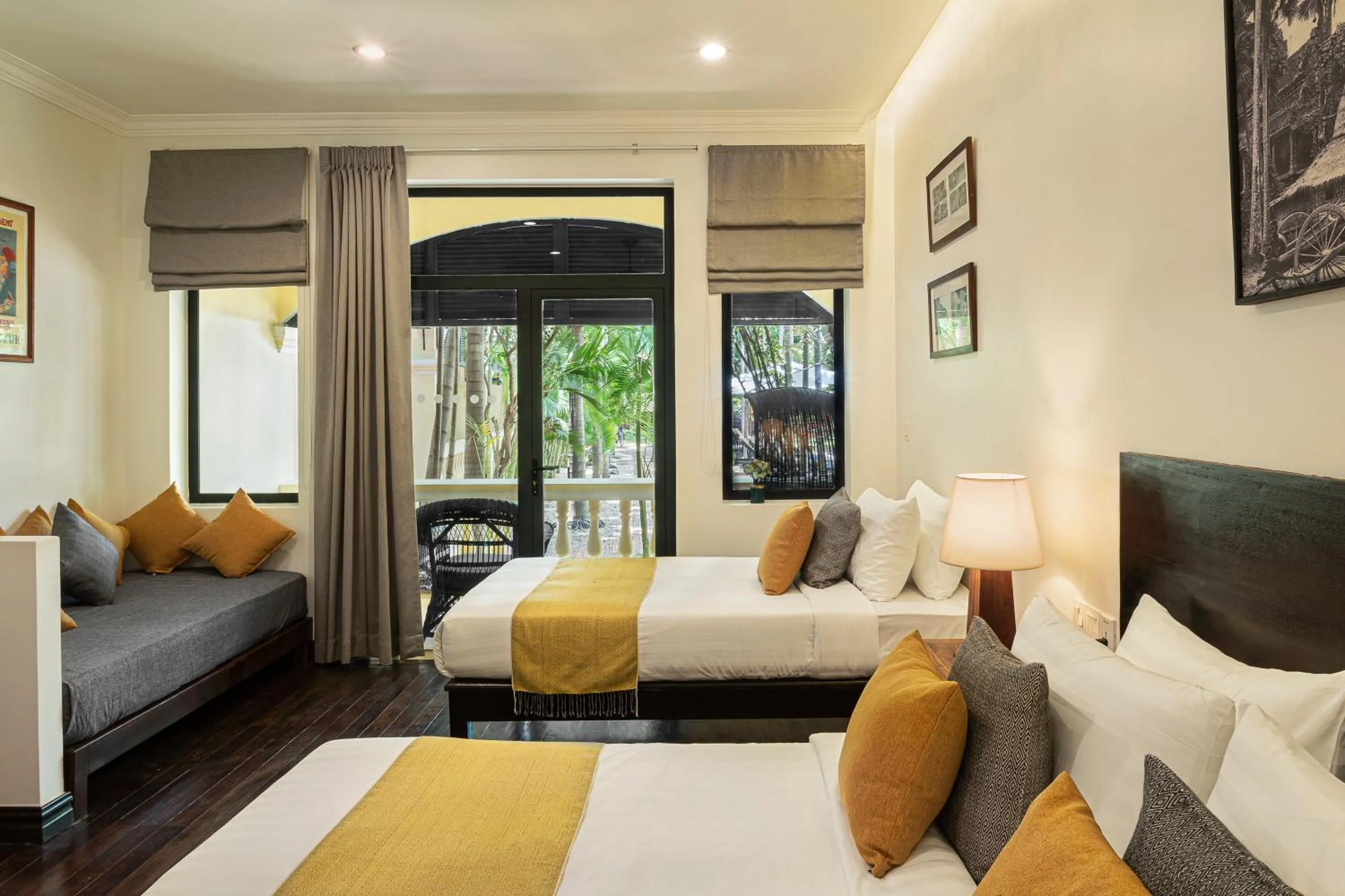 View (from property/room), Bed in Pavillon d'Orient Boutique Hotel