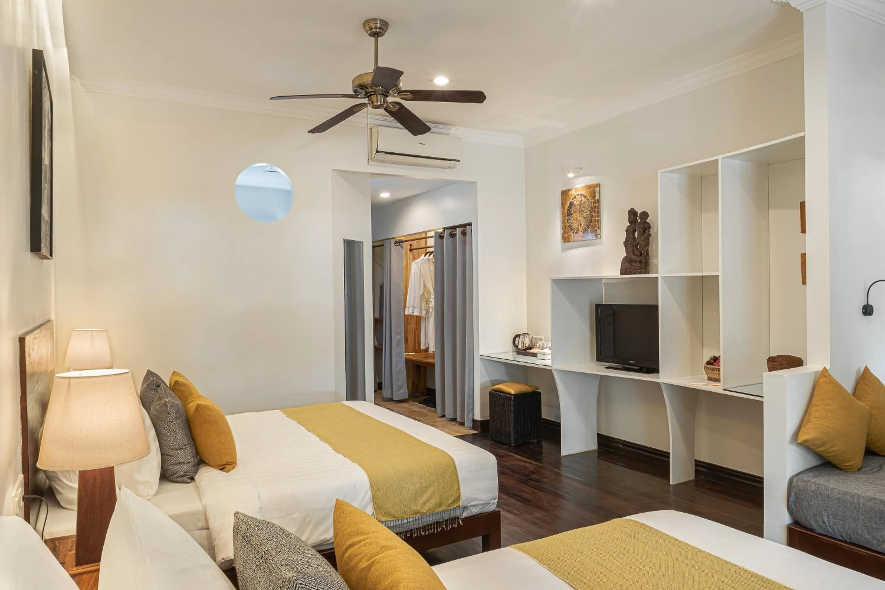 View (from property/room), Bed in Pavillon d'Orient Boutique Hotel