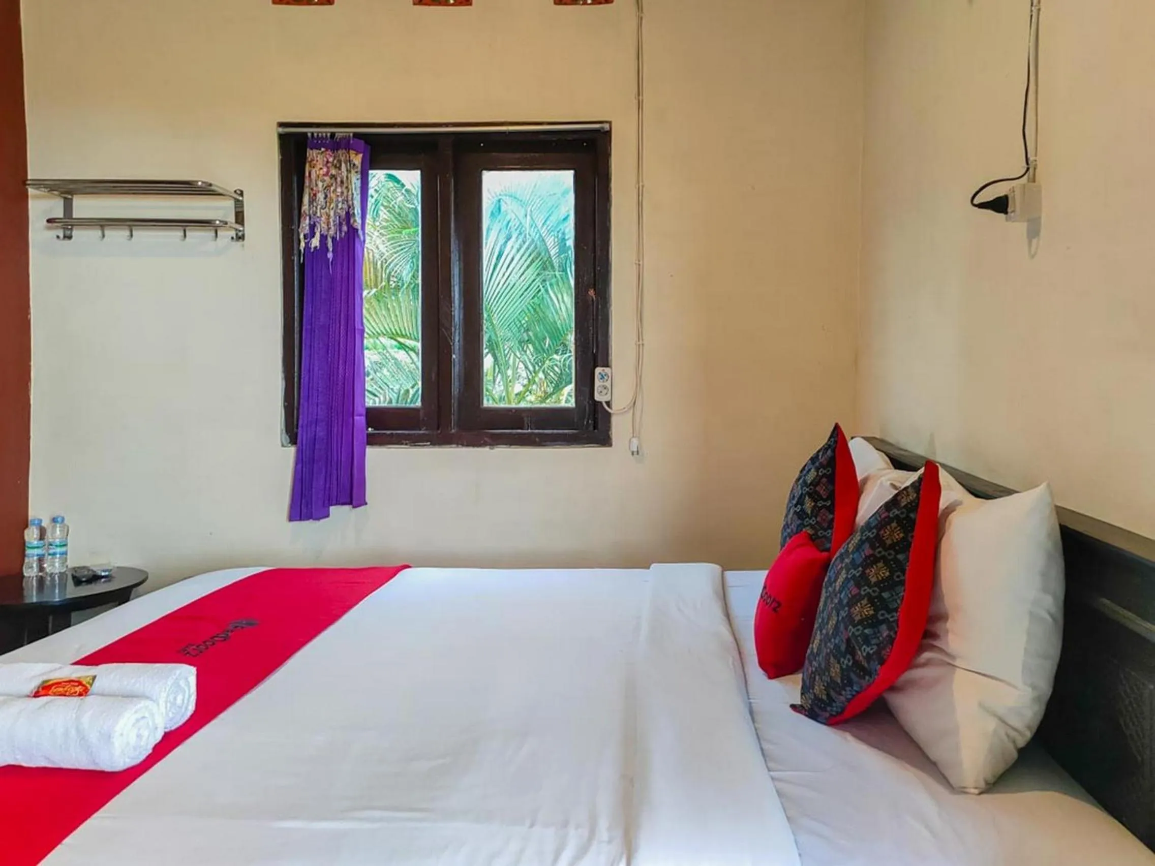 Bedroom, Bed in RedDoorz at Pacet Mojokerto