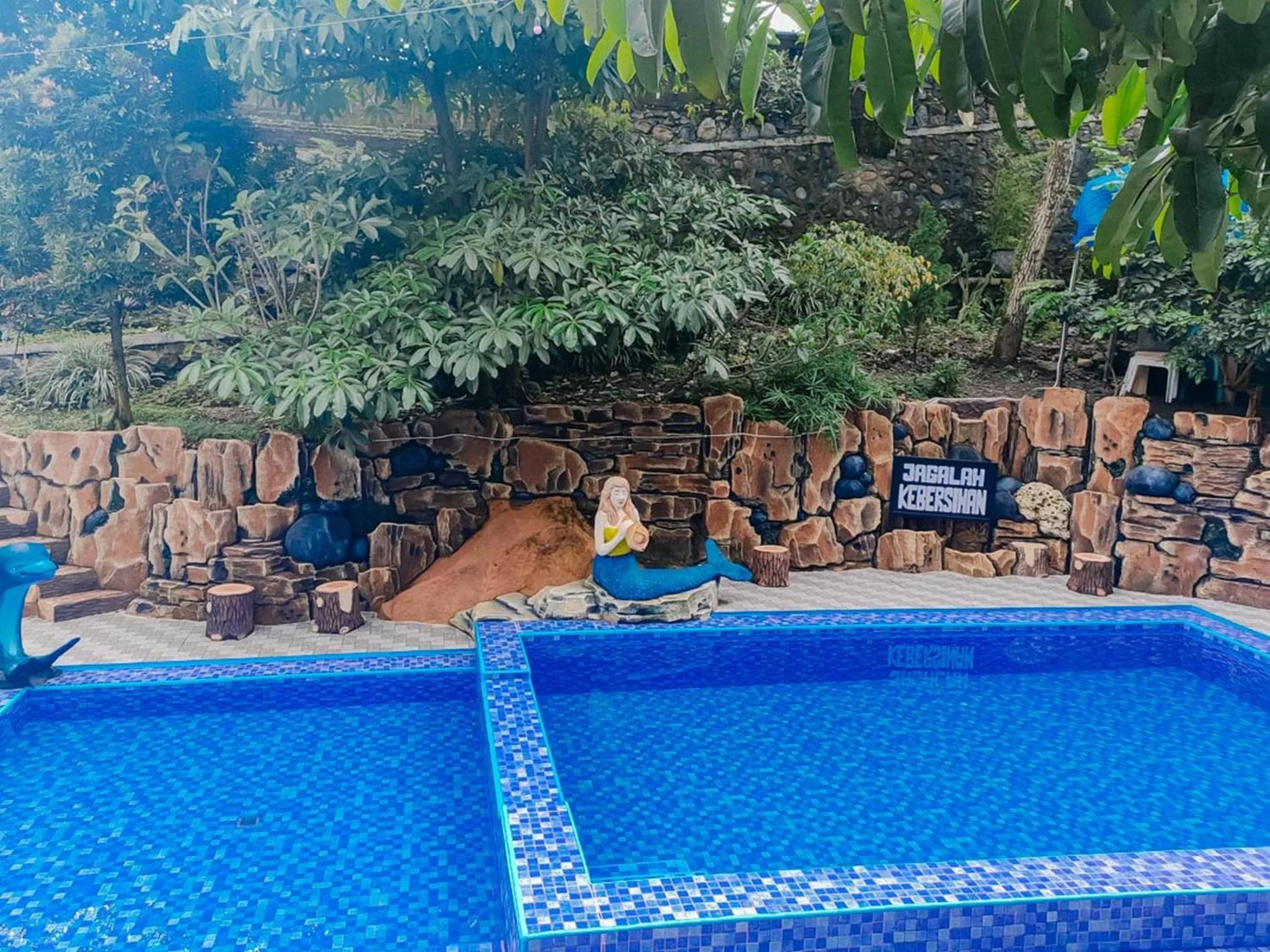 Swimming pool in RedDoorz at Pacet Mojokerto