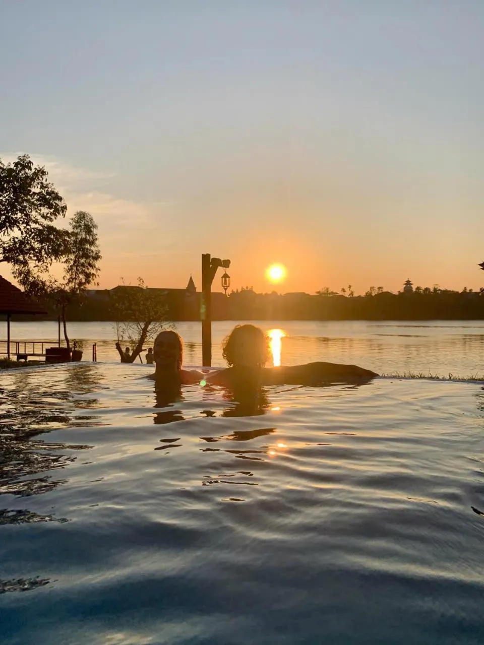 Swimming pool in La Y Riverview