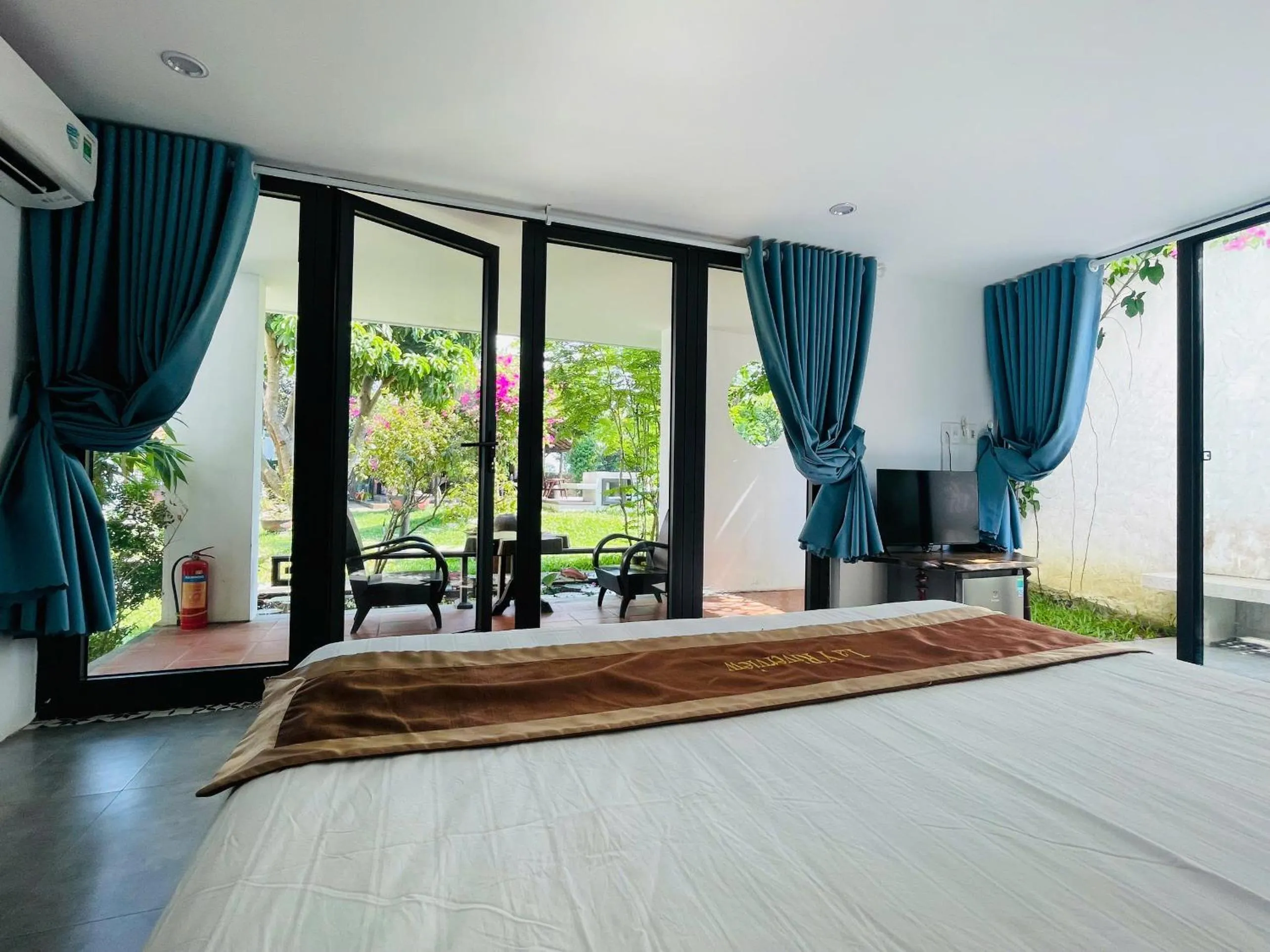 Coffee/tea facilities, Bed in La Y Riverview