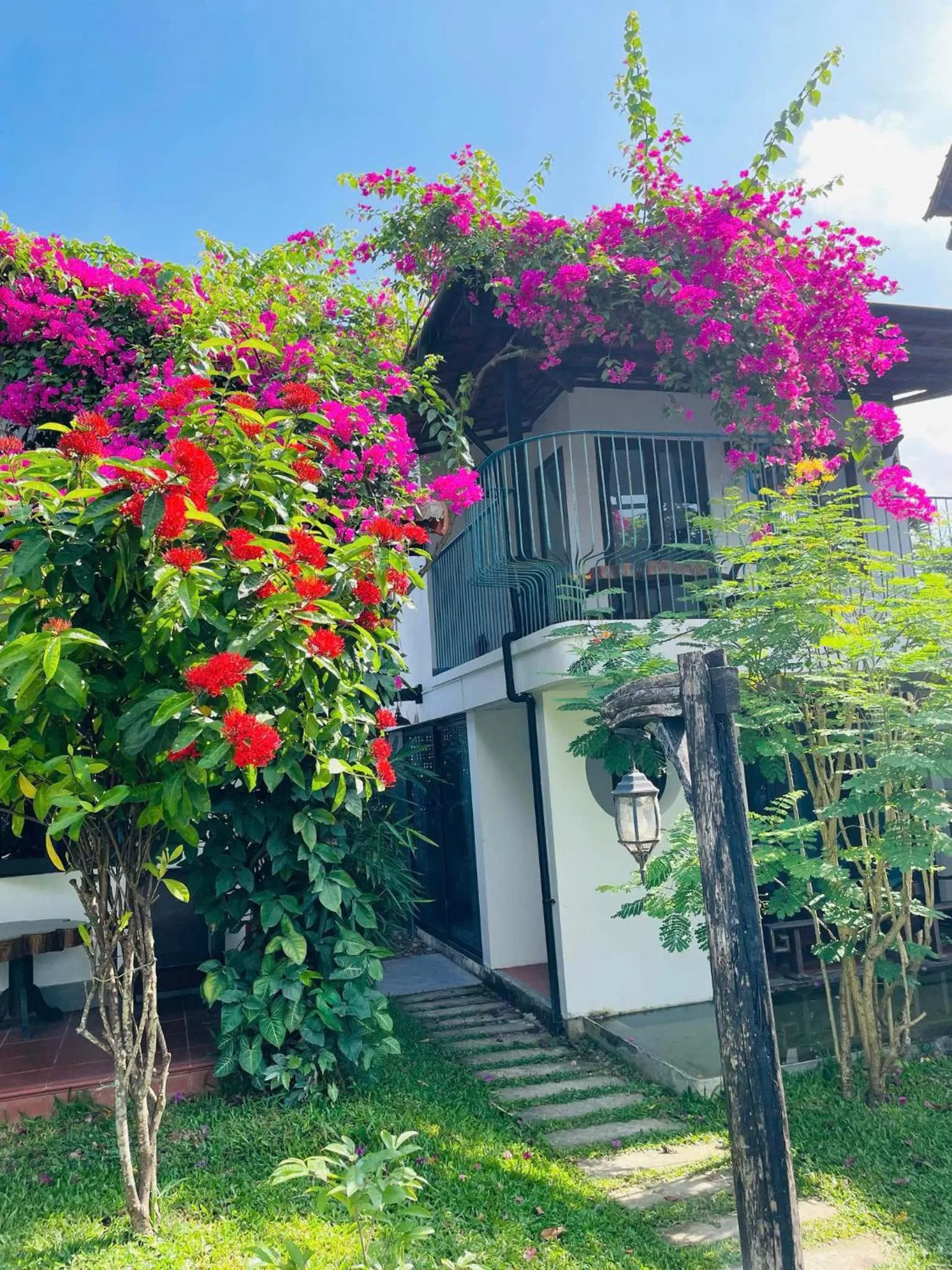 Property building in La Y Riverview