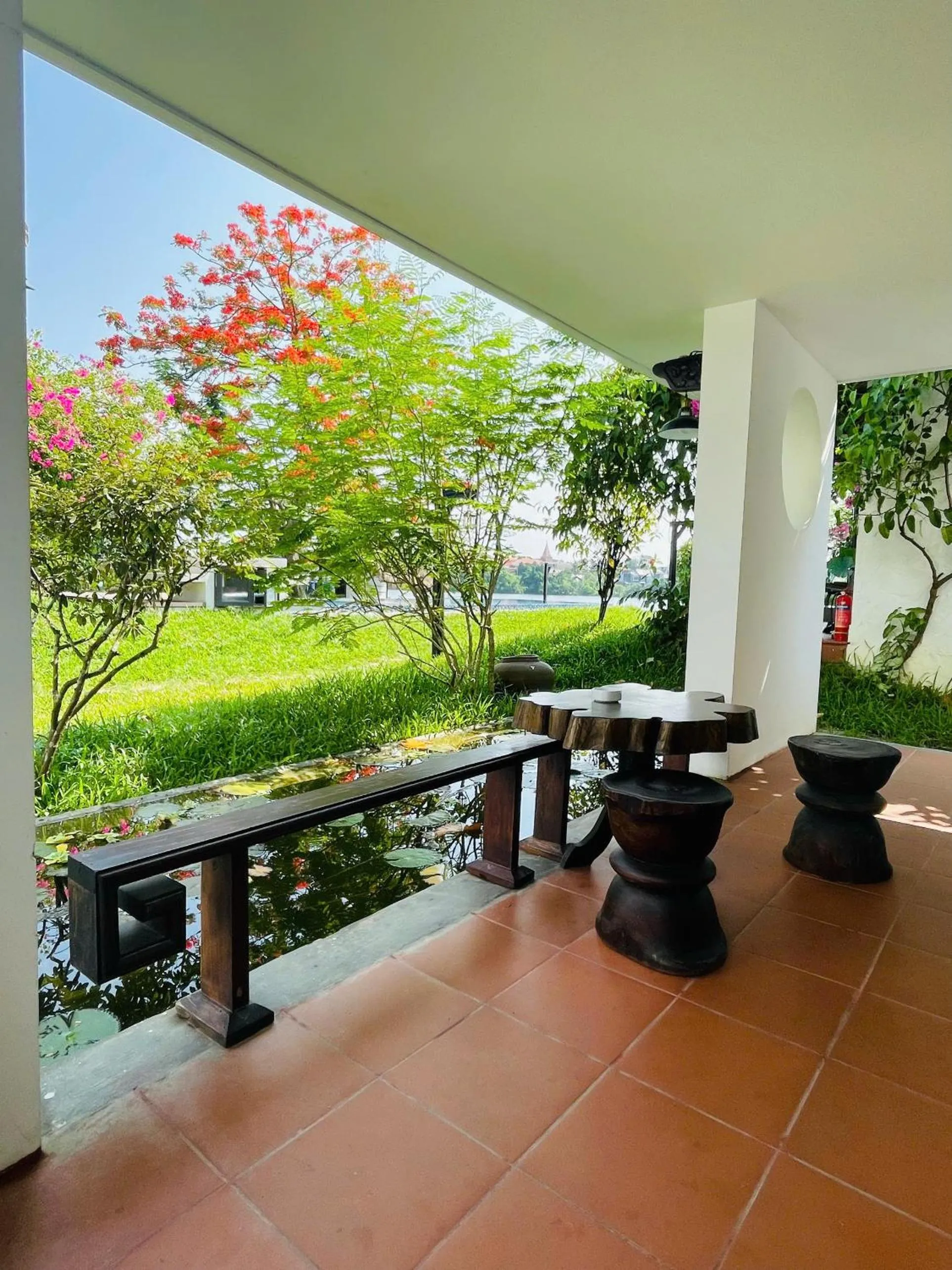 Pool view in La Y Riverview