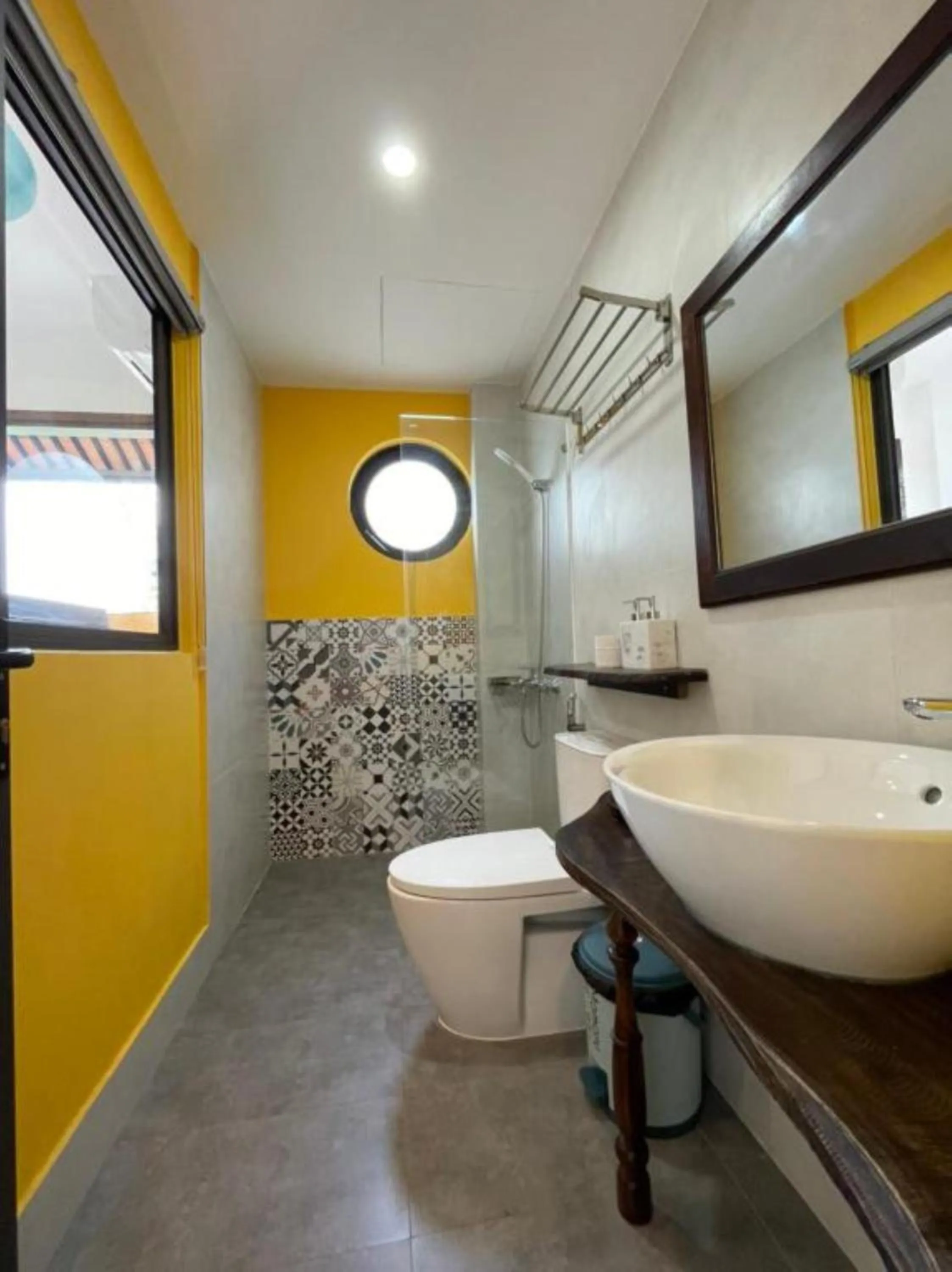 Bathroom in La Y Riverview