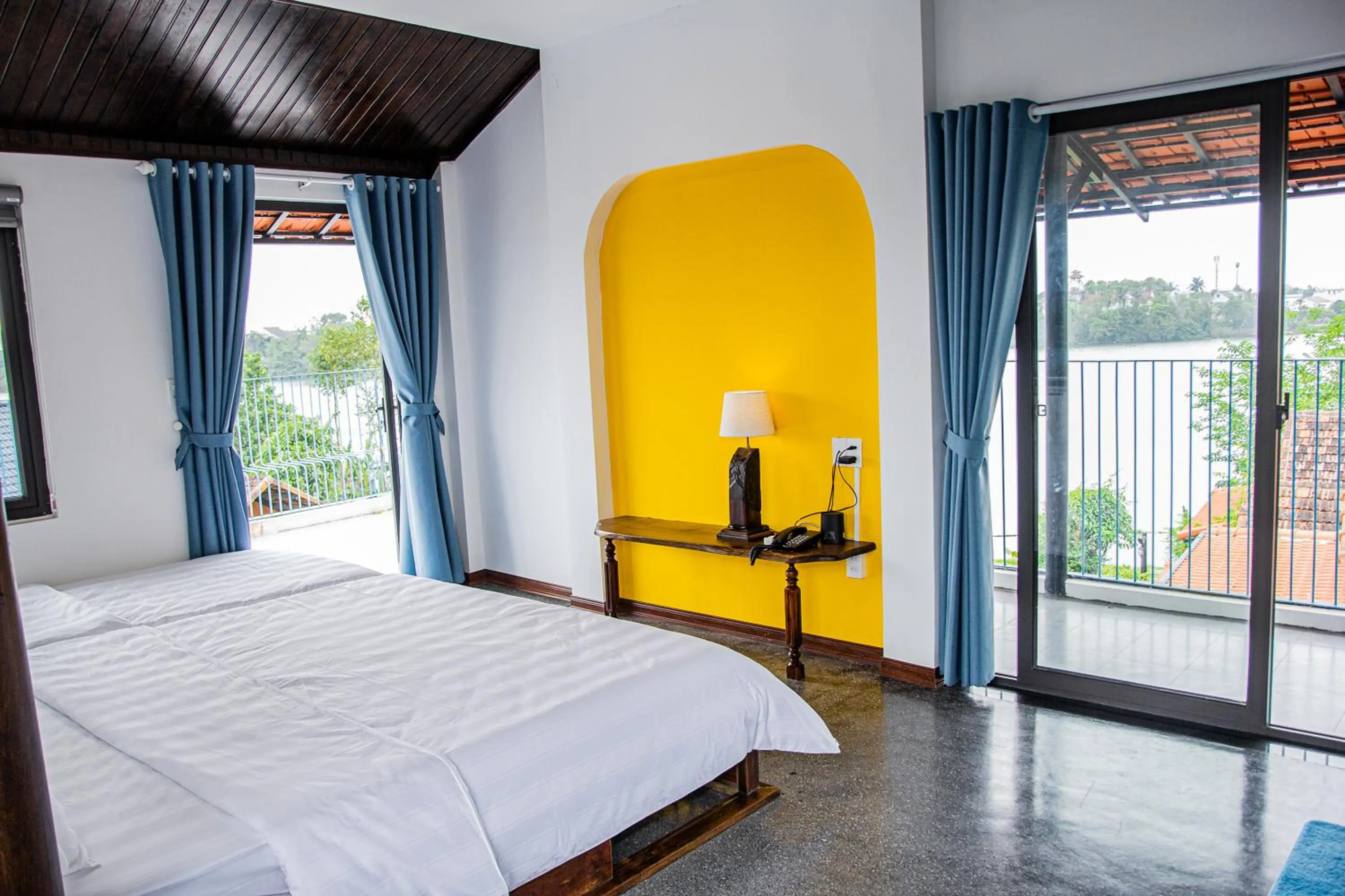 Bed in La Y Riverview