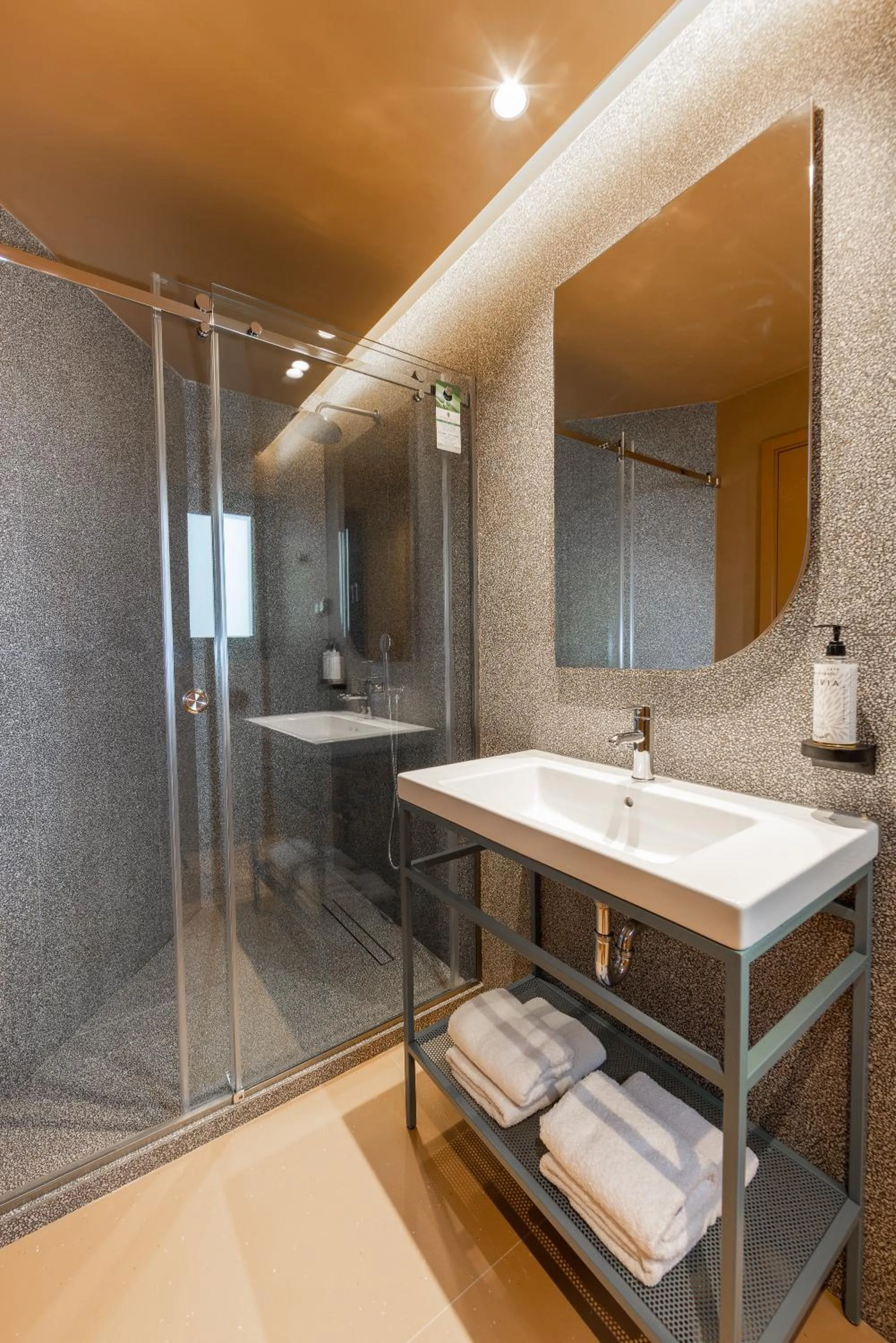 Shower in Evripides Hotel