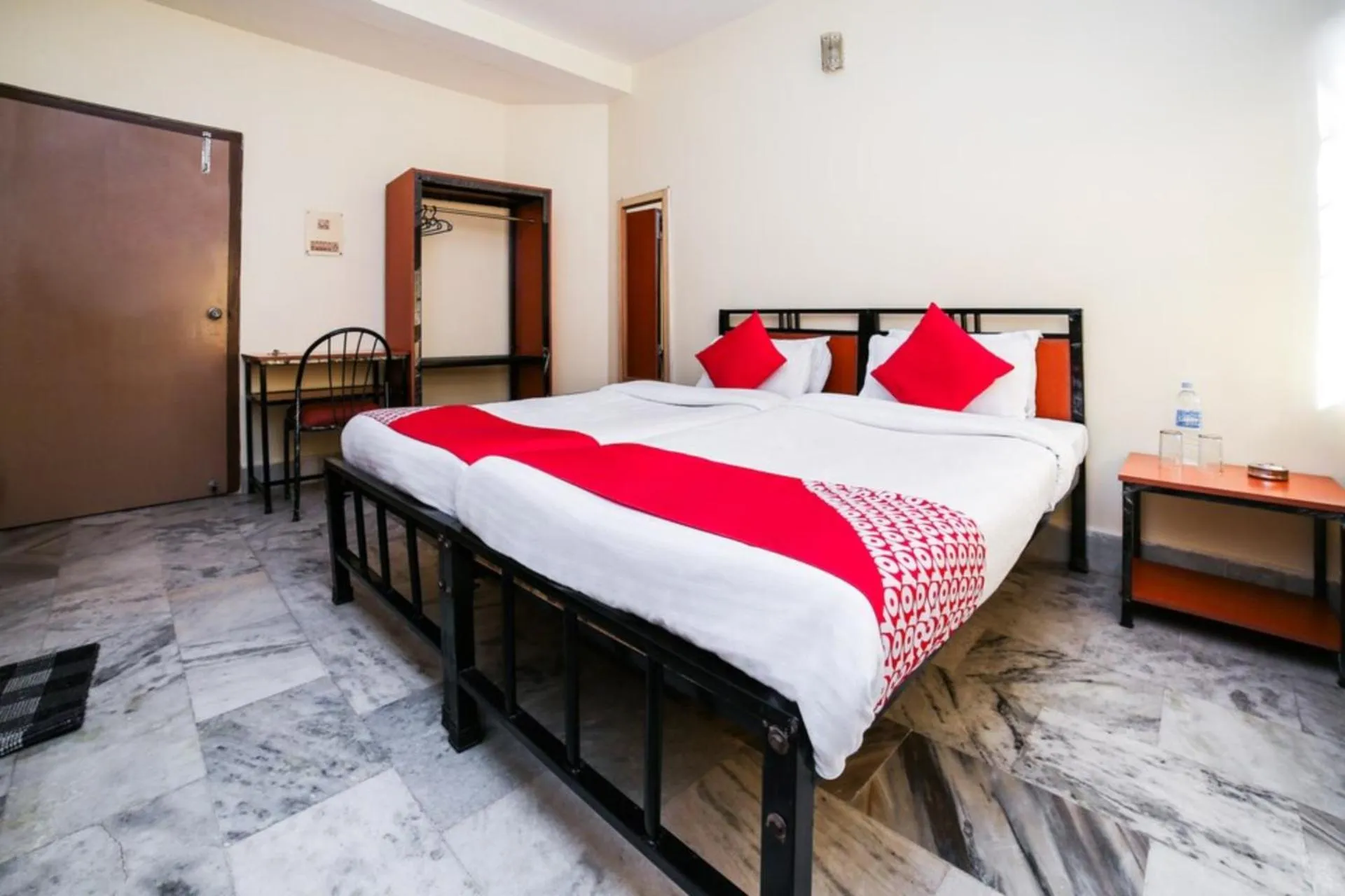 Bedroom in Uttam Guest House