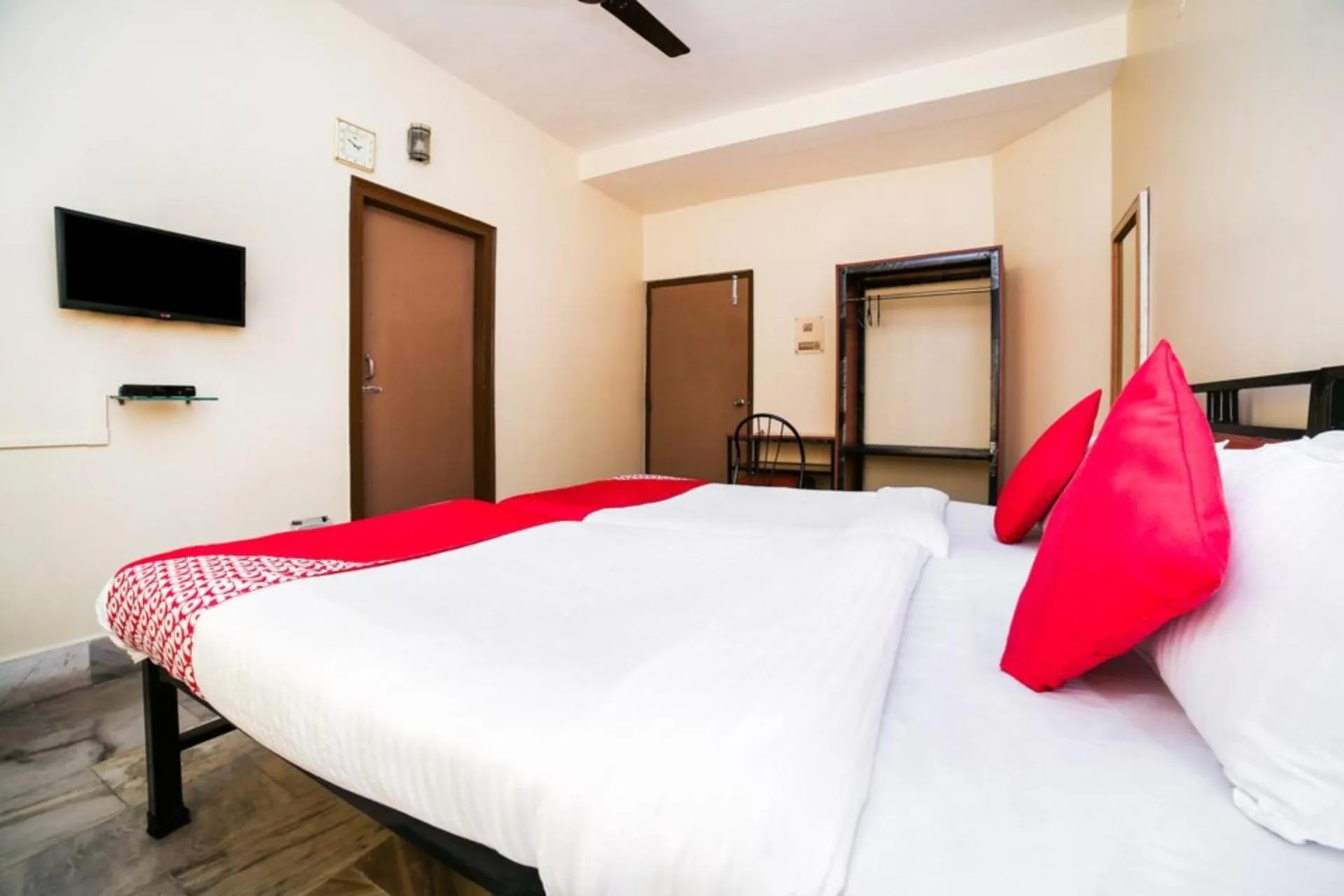 Bedroom in Uttam Guest House