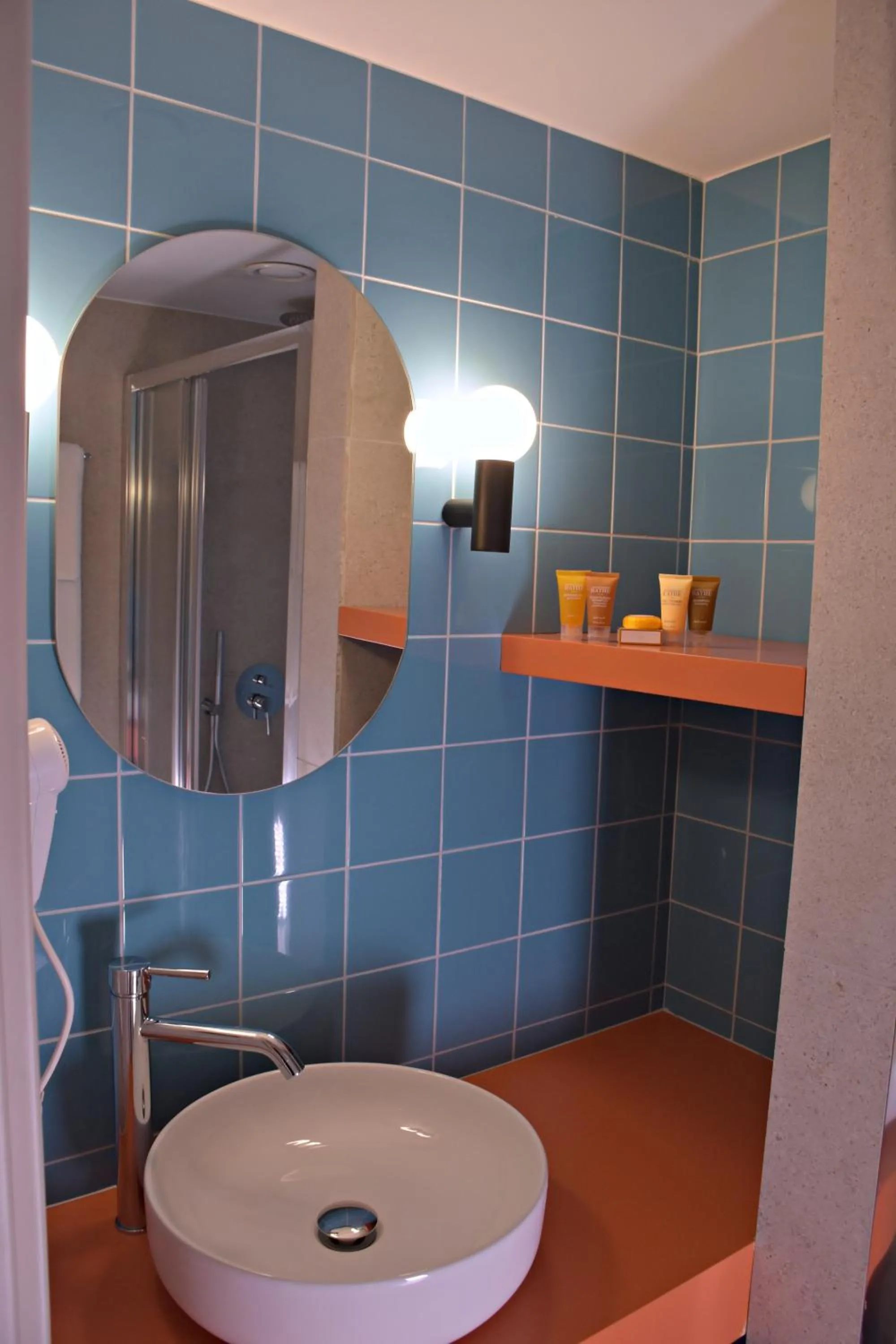 Bathroom in Arethusa Hotel Athens