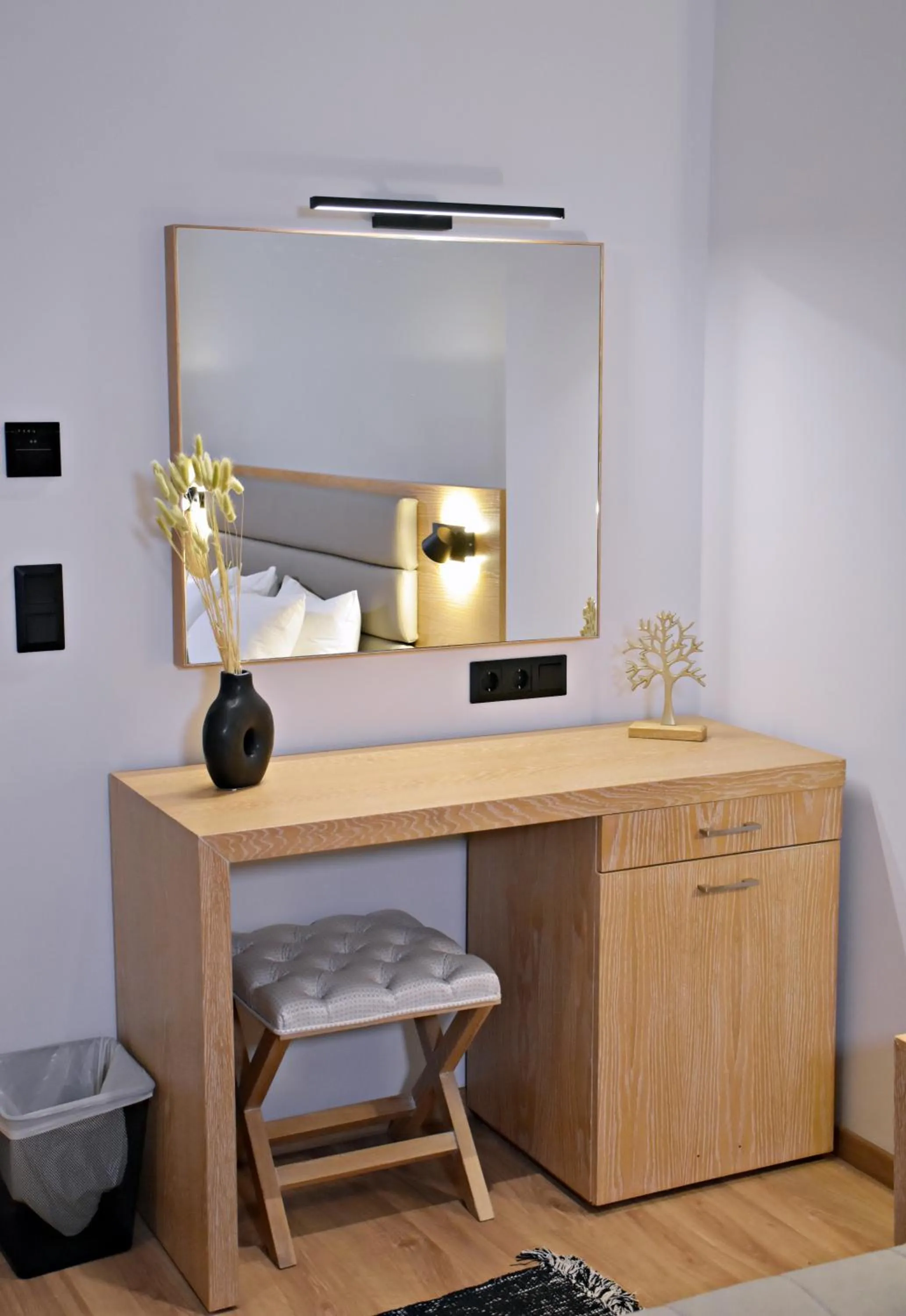 hair dresser in Arethusa Hotel Athens