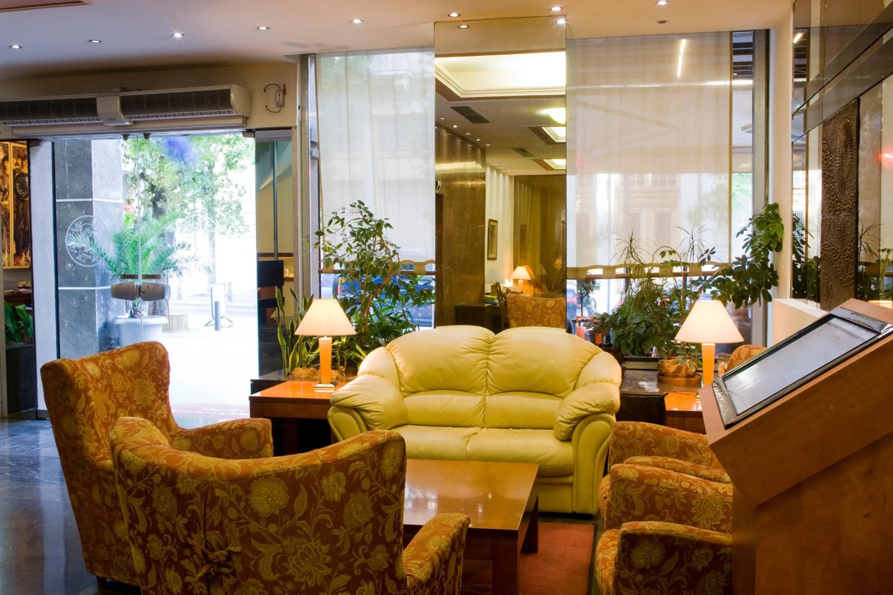 Lounge or bar in Arethusa Hotel Athens