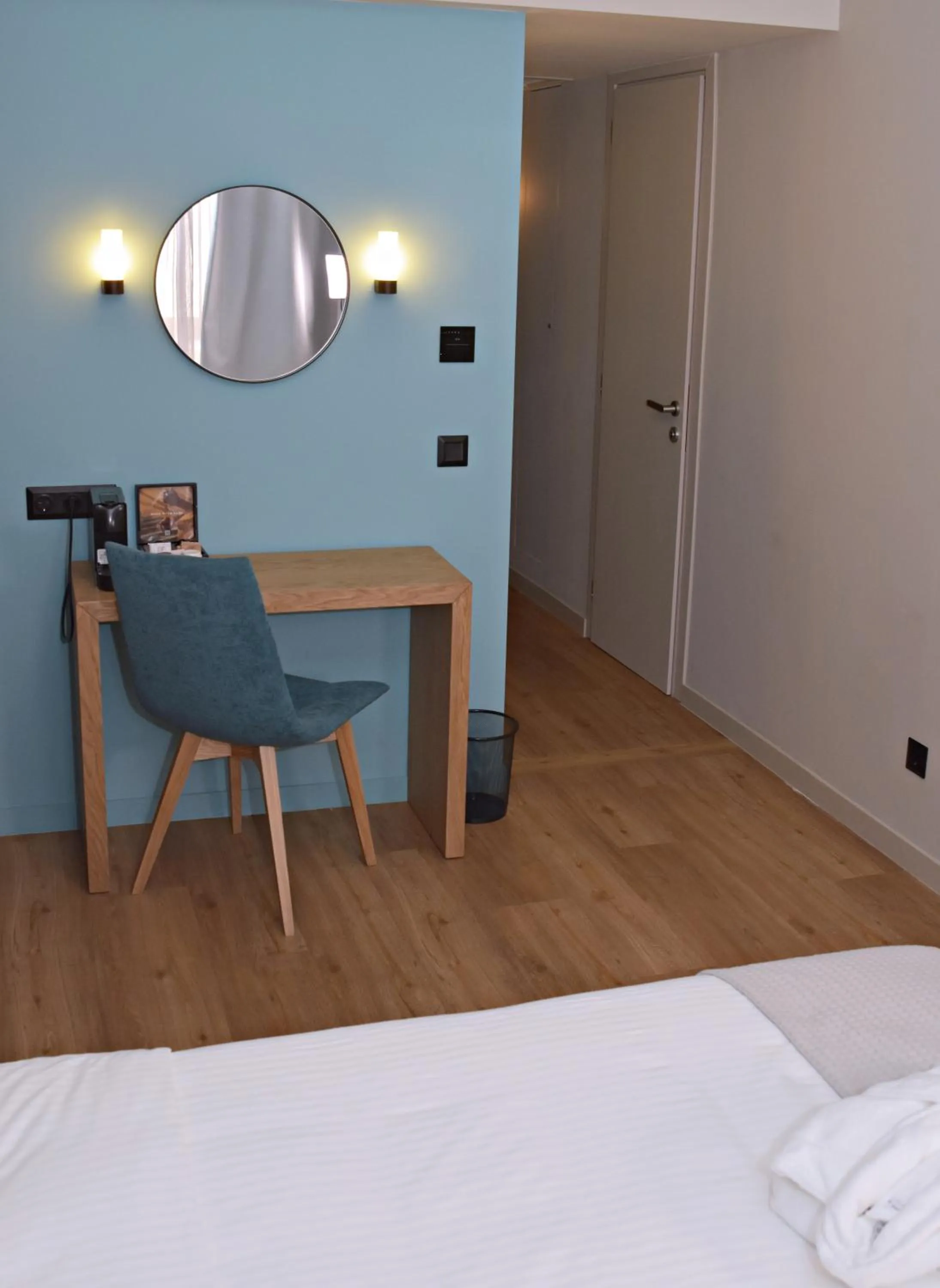 Coffee/tea facilities, Bed in Arethusa Hotel Athens