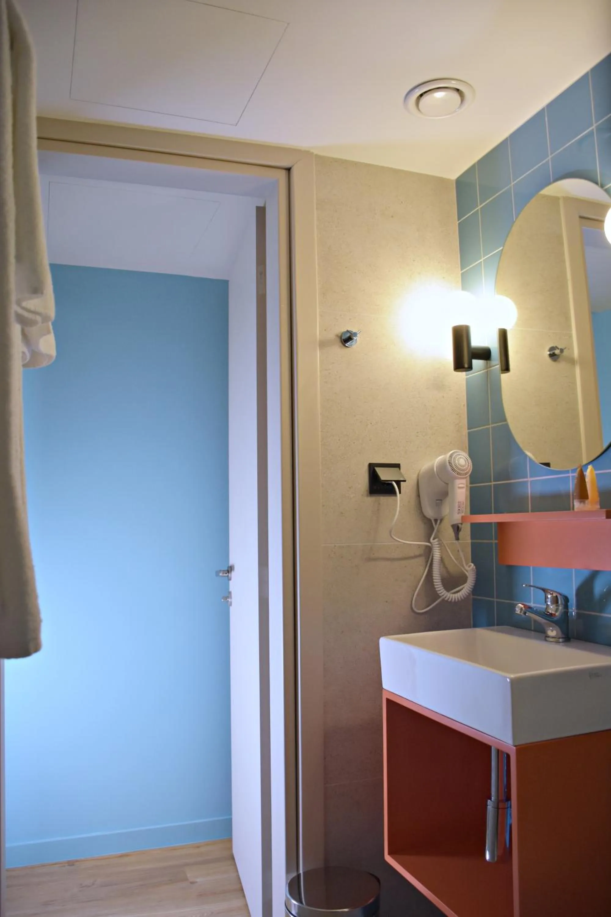 Bathroom in Arethusa Hotel Athens