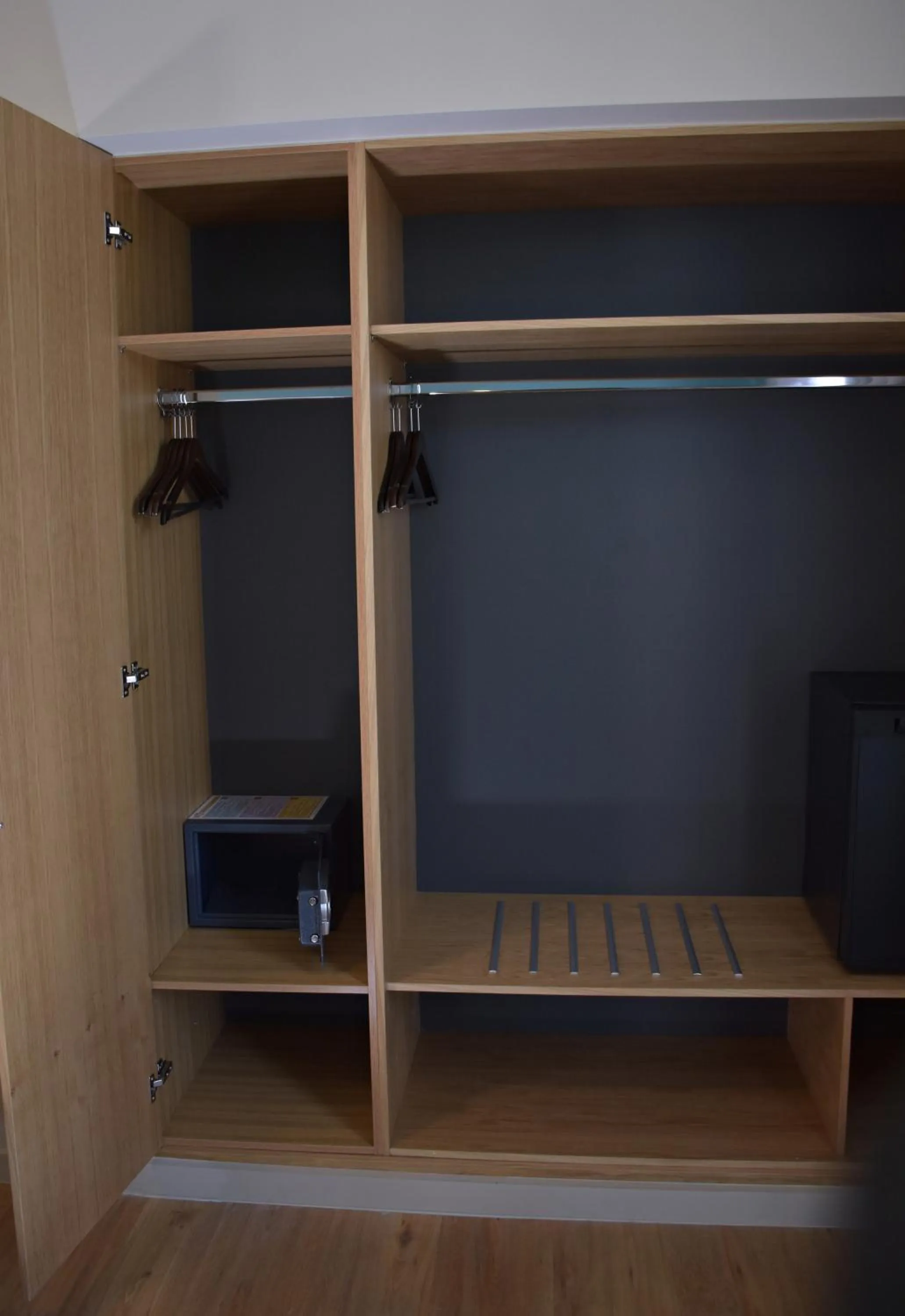 wardrobe in Arethusa Hotel Athens