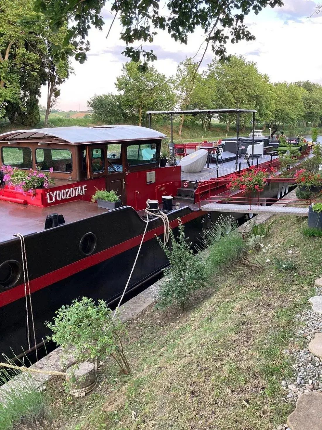 Facade/entrance in Péniche Mirage-chambre d'hôtes Facade/entrance in Péniche Mirage-chambre d'hôtes