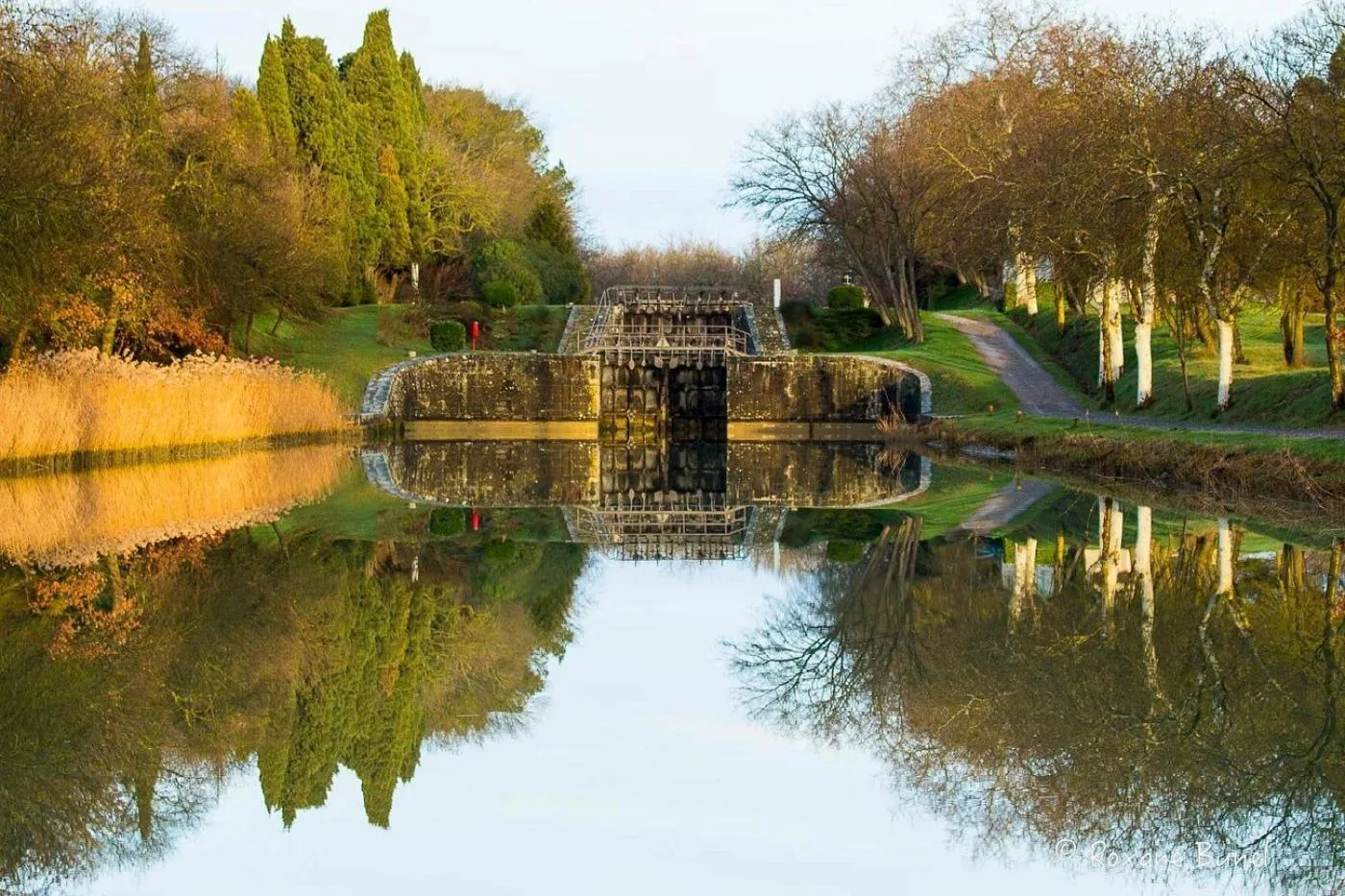 Property building in Péniche Mirage-chambre d'hôtes