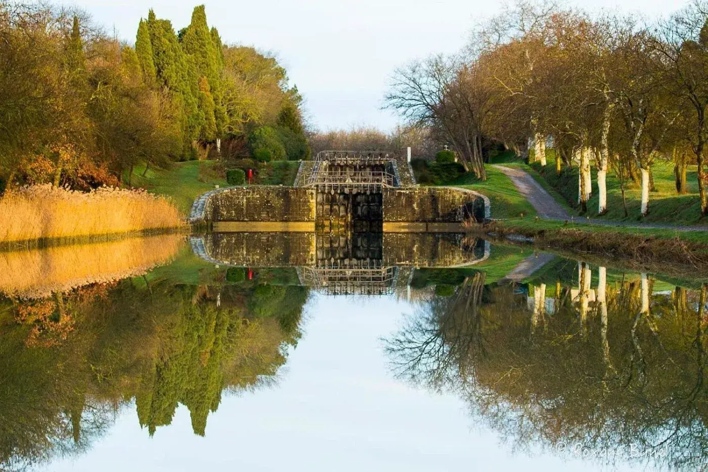 Property building in Péniche Mirage-chambre d'hôtes Property building in Péniche Mirage-chambre d'hôtes
