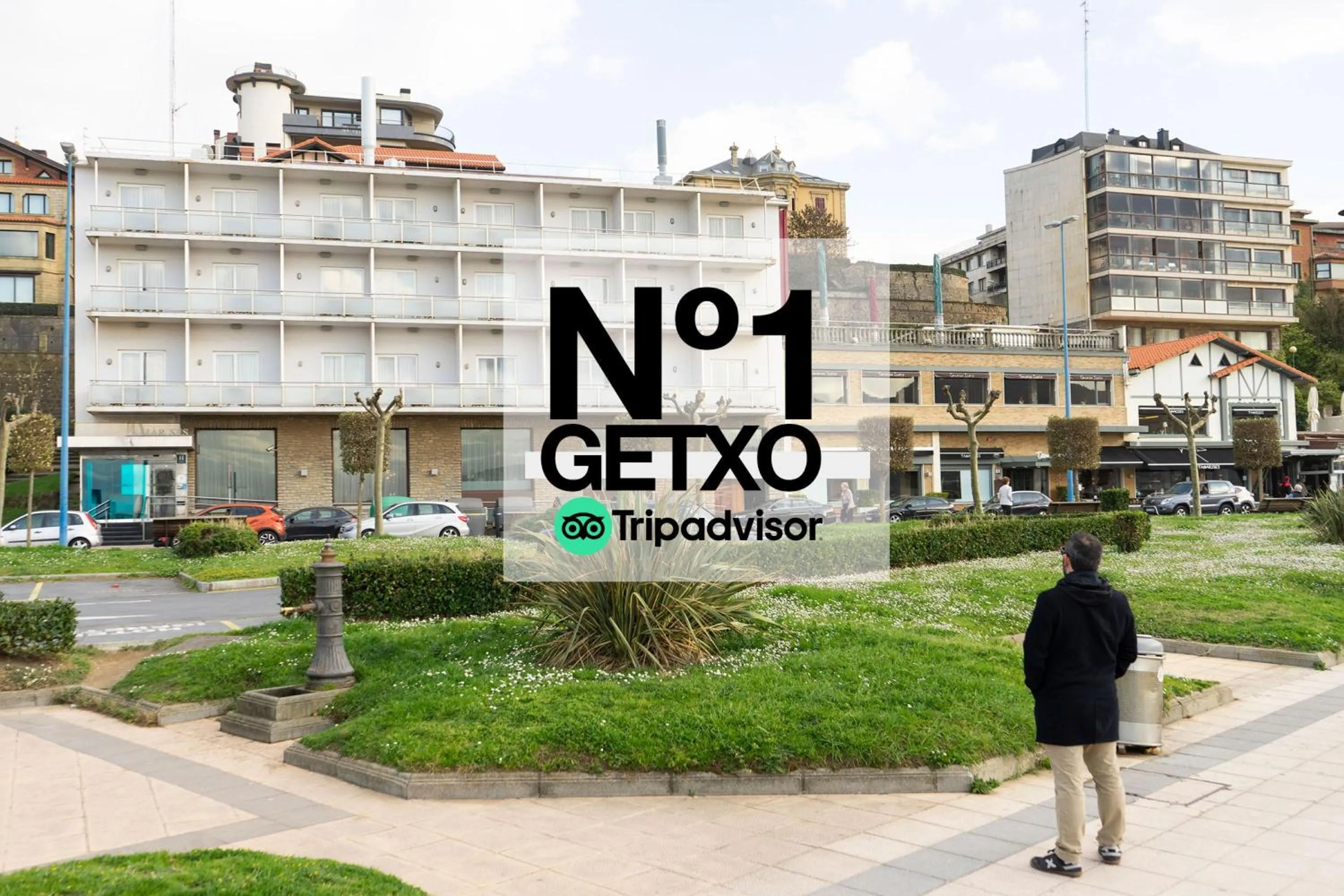 Property building in Petit Palace Tamarises