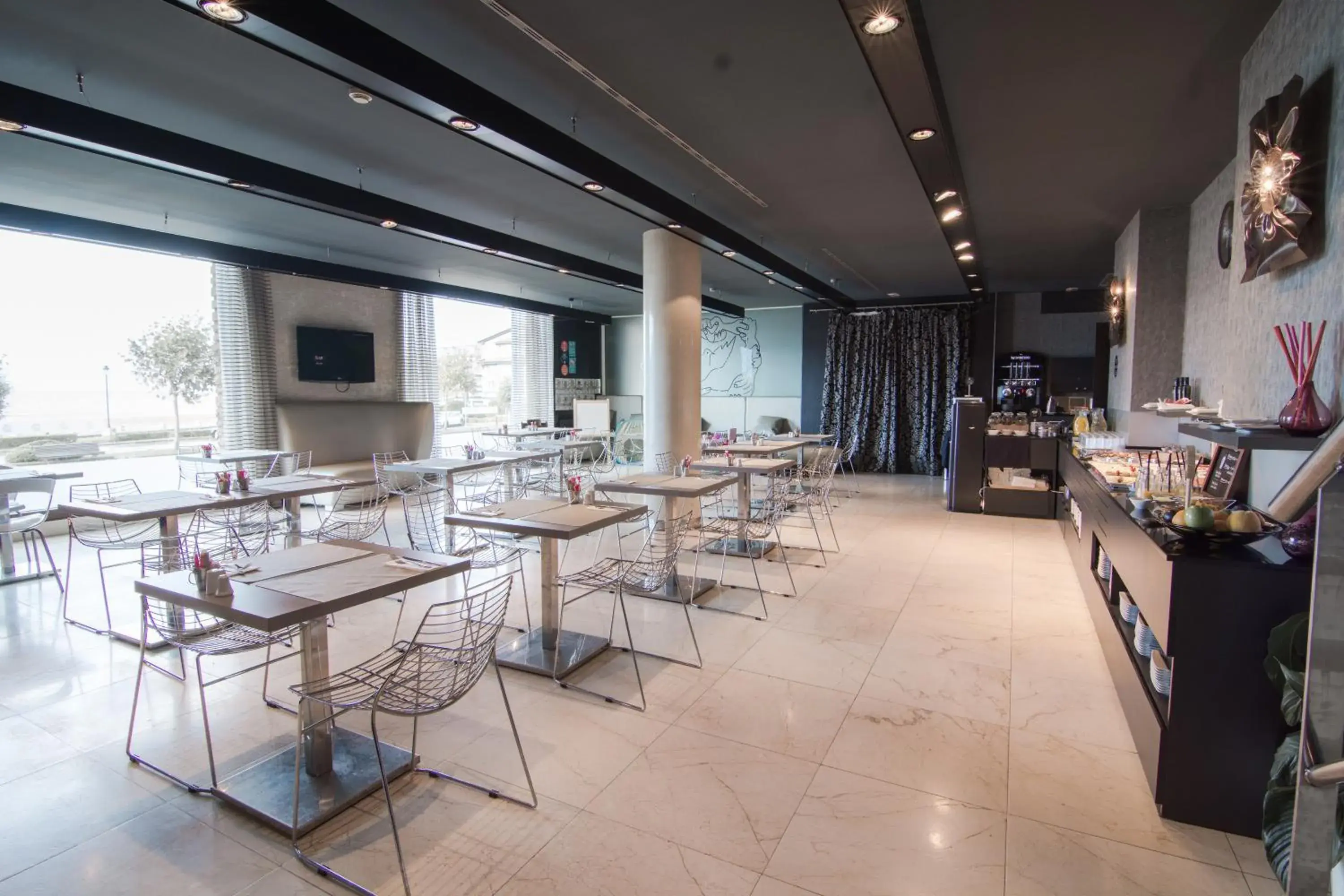 Restaurant/places to eat in Petit Palace Tamarises Restaurant/places to eat in Petit Palace Tamarises