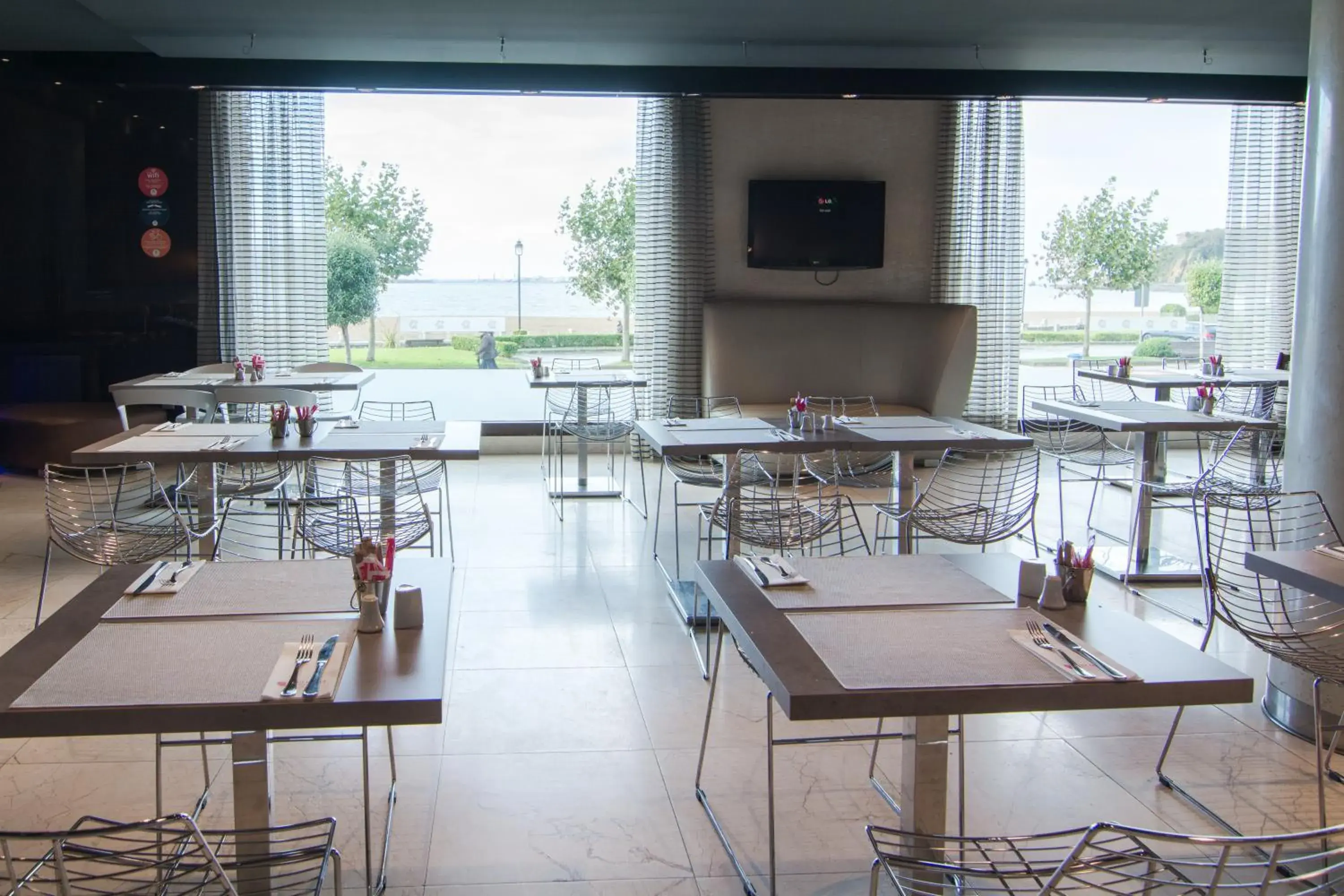 Restaurant/places to eat in Petit Palace Tamarises Restaurant/places to eat in Petit Palace Tamarises