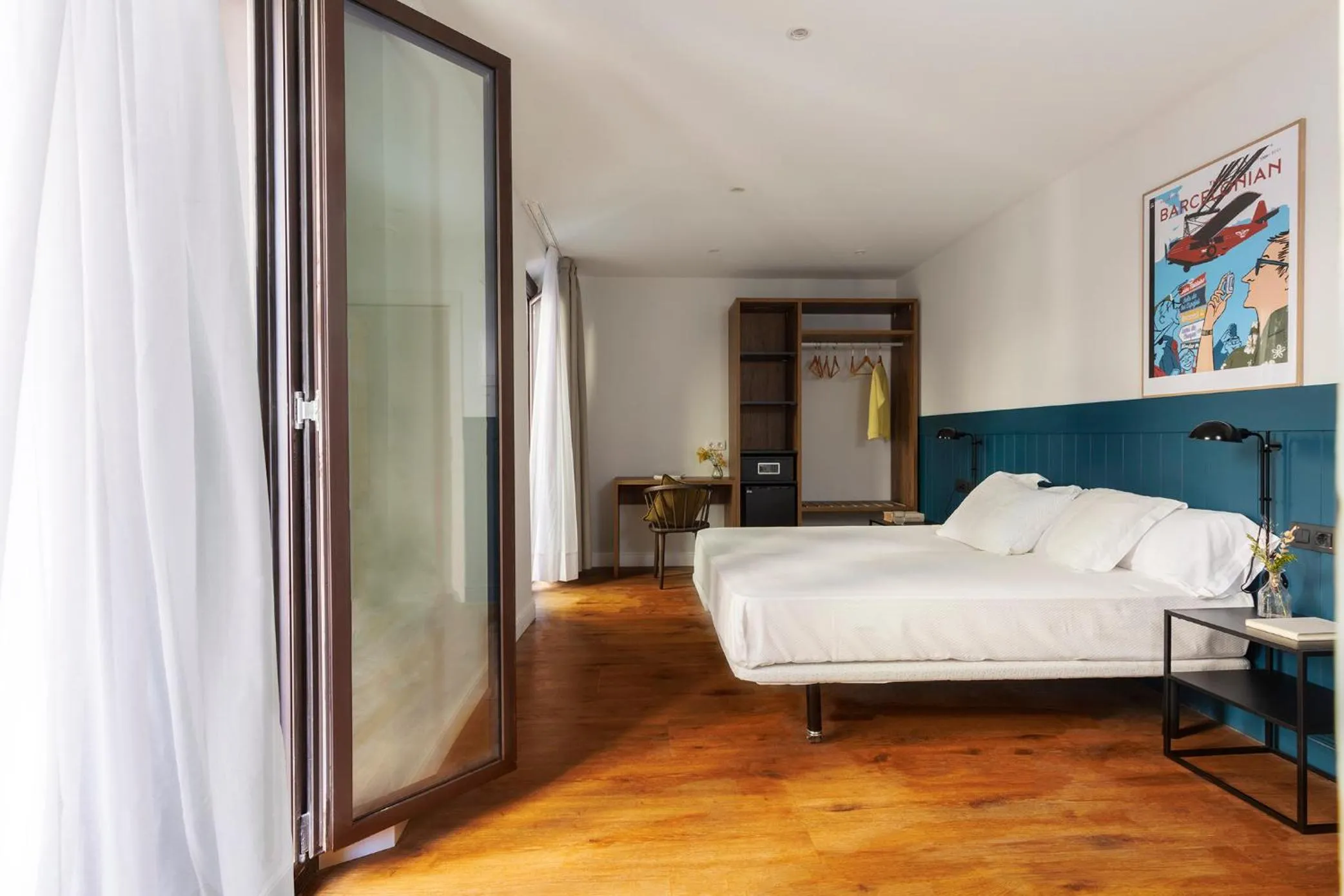 Photo of the whole room, Bed in Som Nit Port Vell