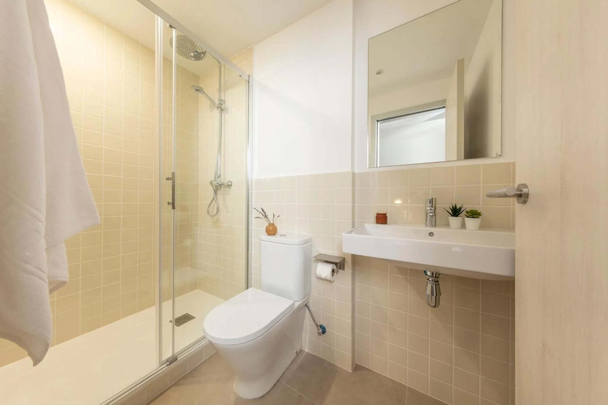 Bathroom in Som Nit Port Vell