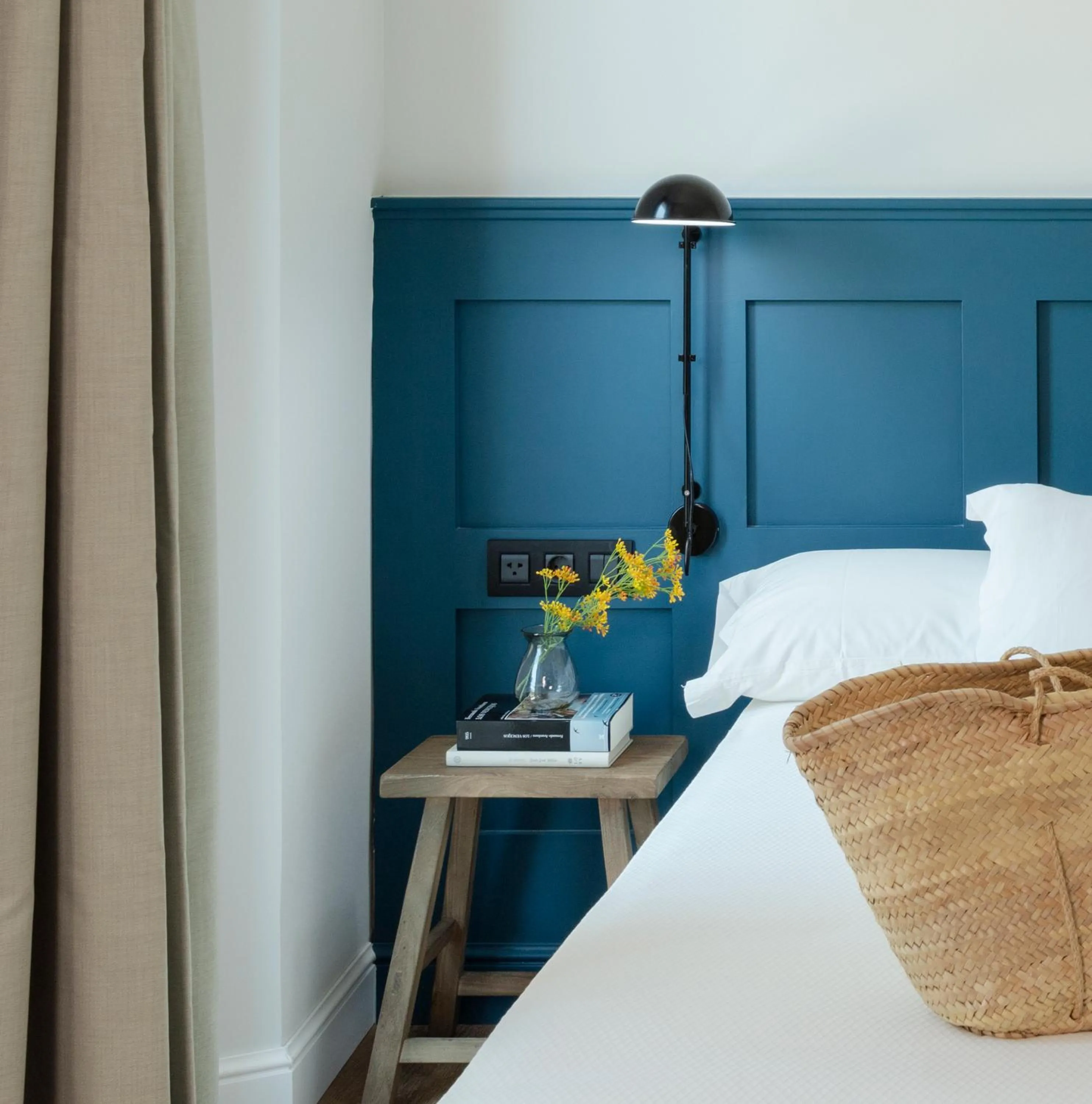 Decorative detail, Bed in Som Nit Port Vell