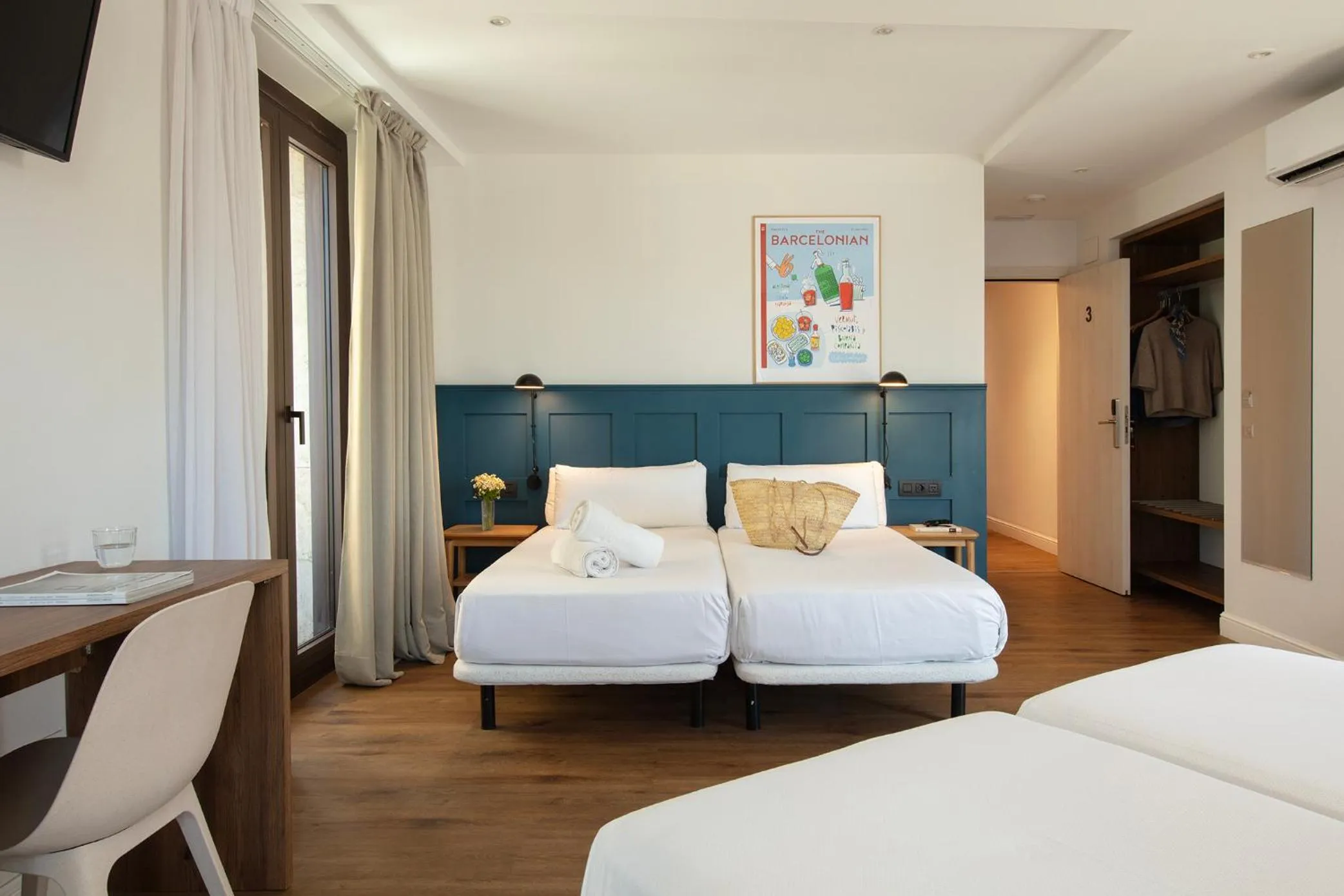 Photo of the whole room, Bed in Som Nit Port Vell