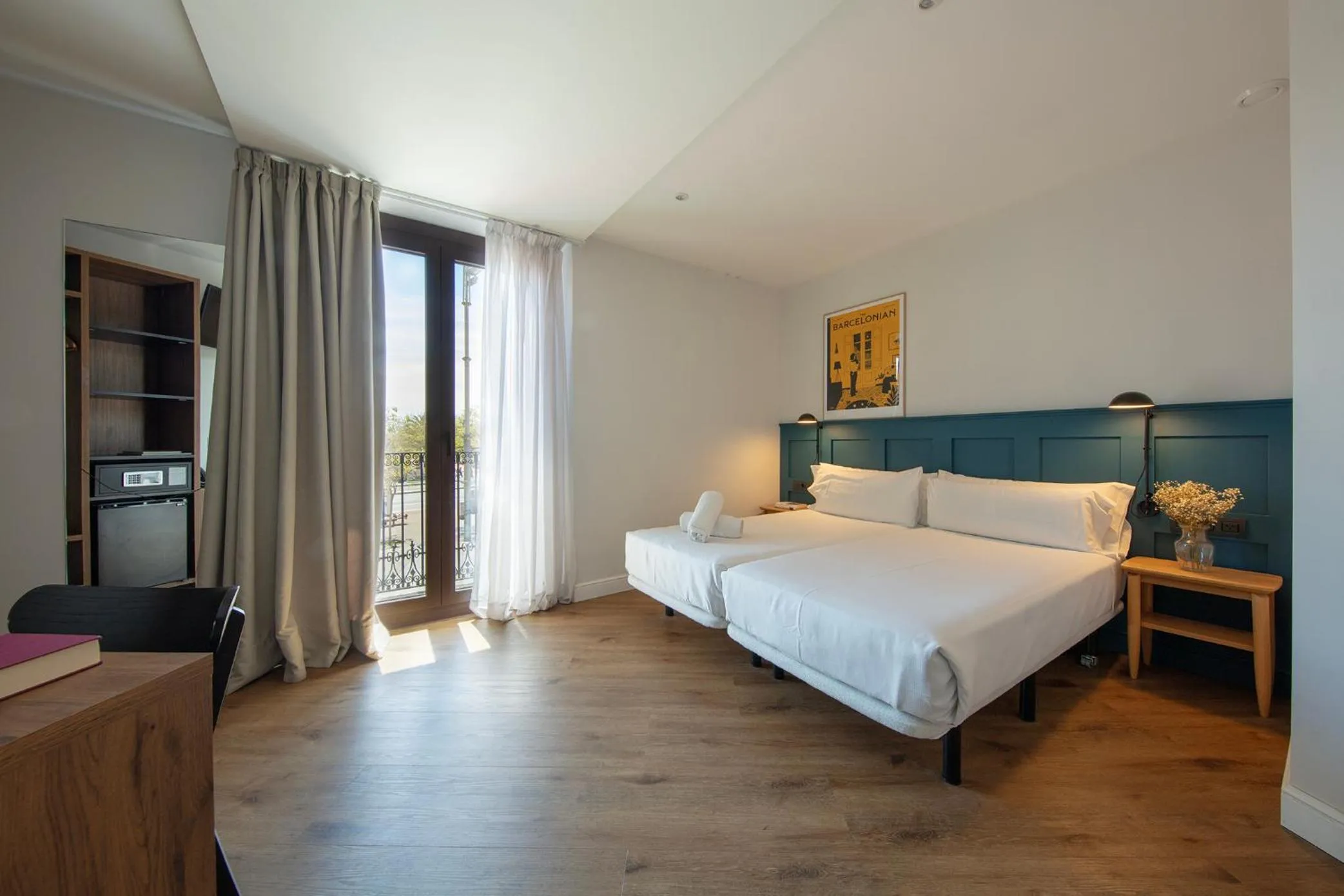 Photo of the whole room, Bed in Som Nit Port Vell