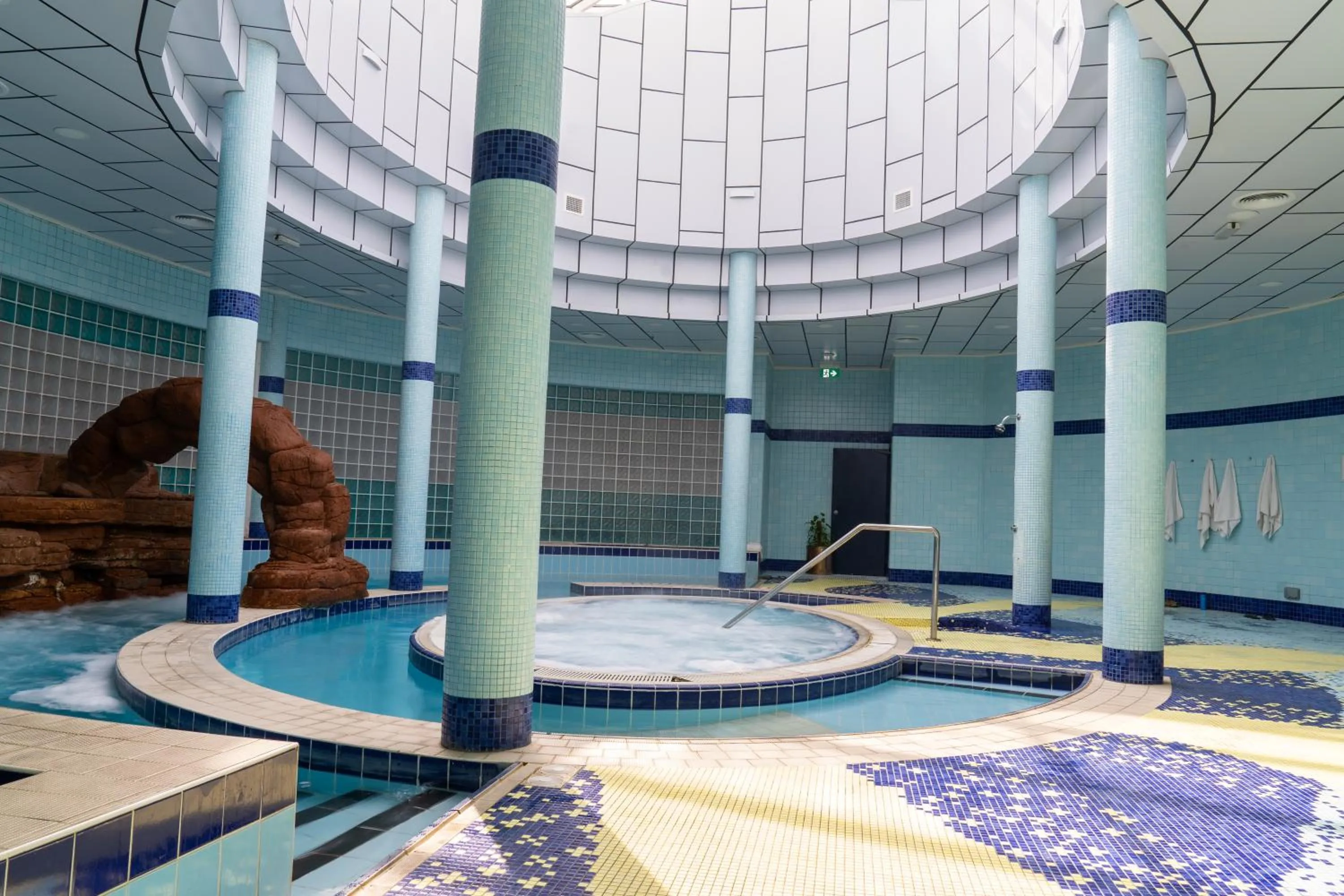 Hot Tub in eStay Hotel