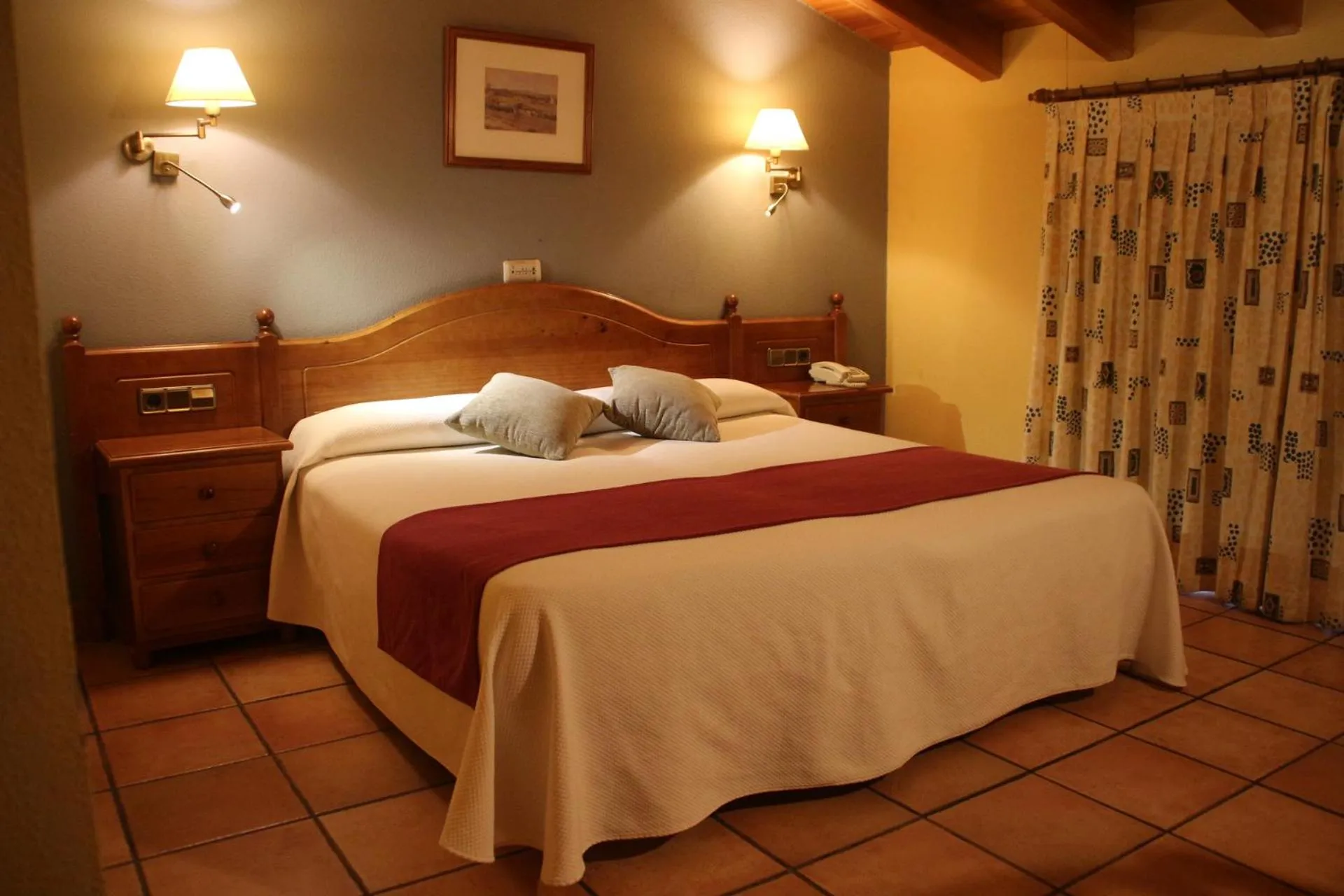 Photo of the whole room, Bed in Hotel & SPA Peña Montañesa