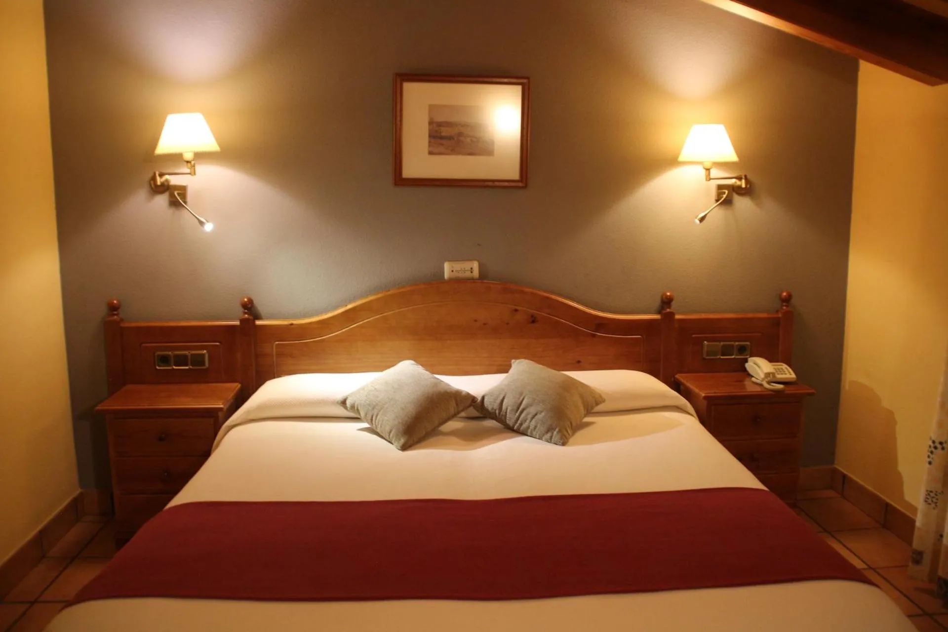 Photo of the whole room, Bed in Hotel & SPA Peña Montañesa