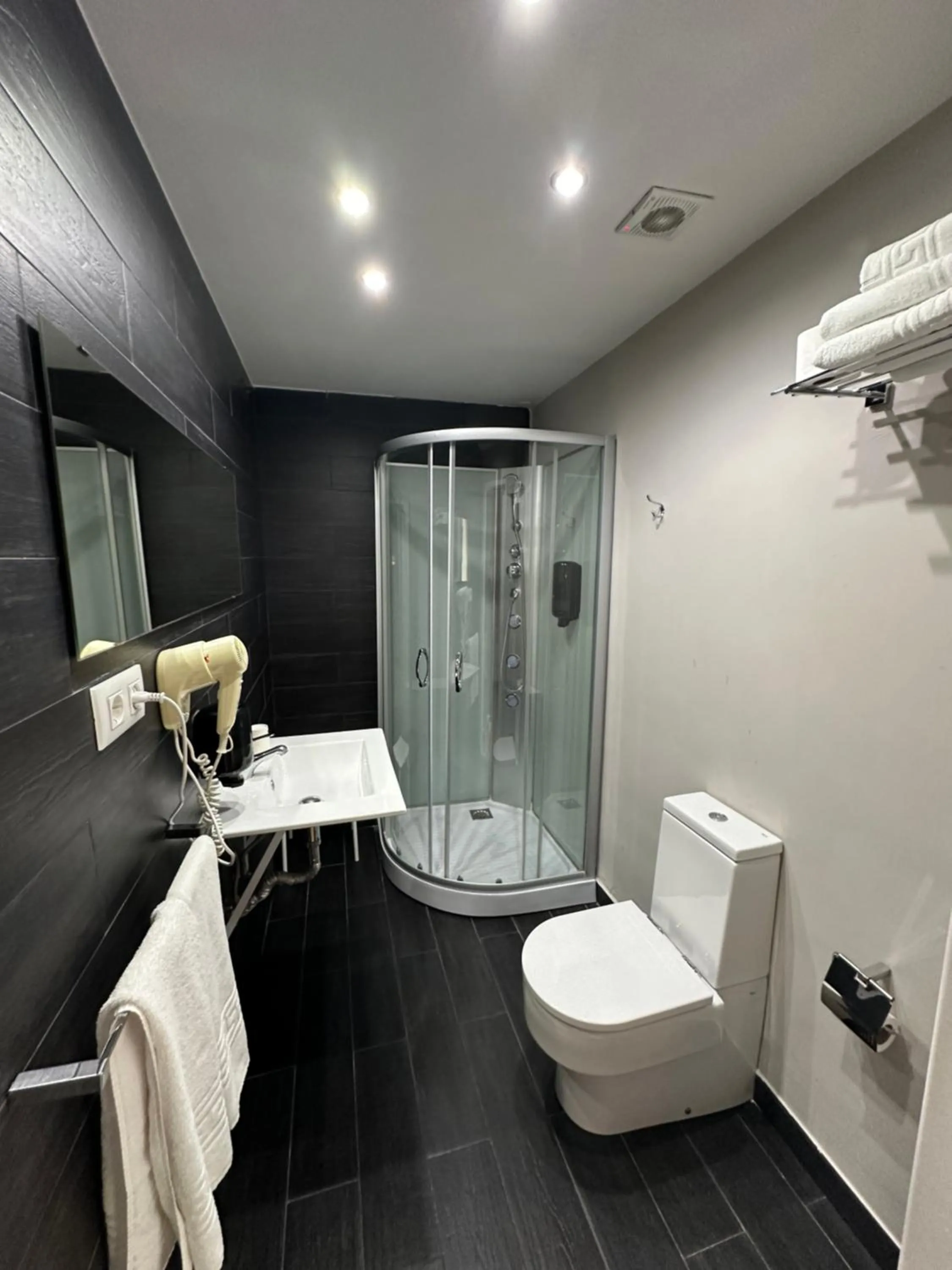 Bathroom in Hotel Pilar Plaza