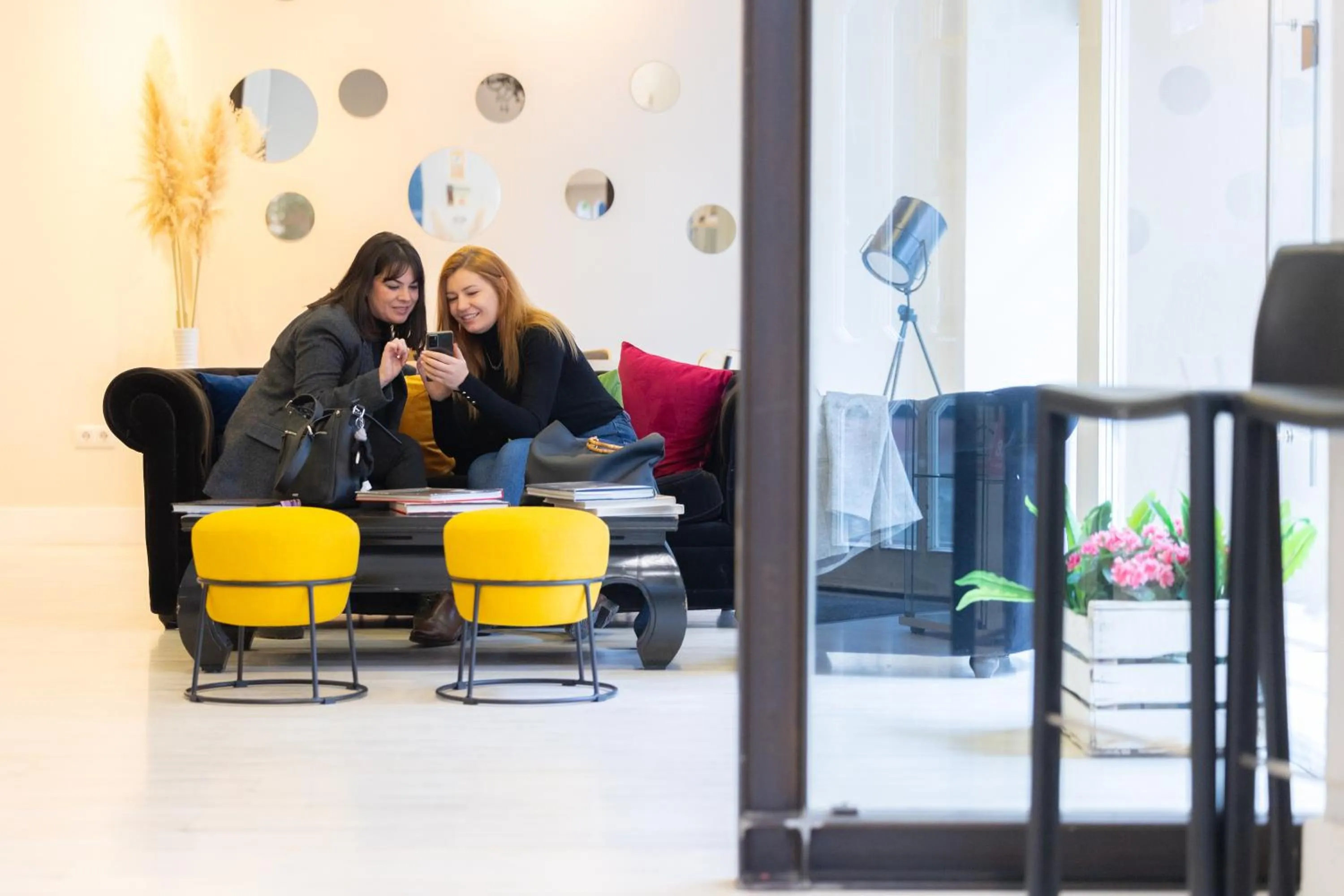 Seating area in Hotel Pilar Plaza