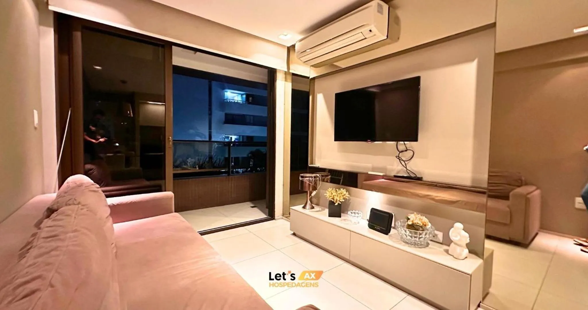Two-Bedroom Family Apartment in AX Holanda Prime Shopping