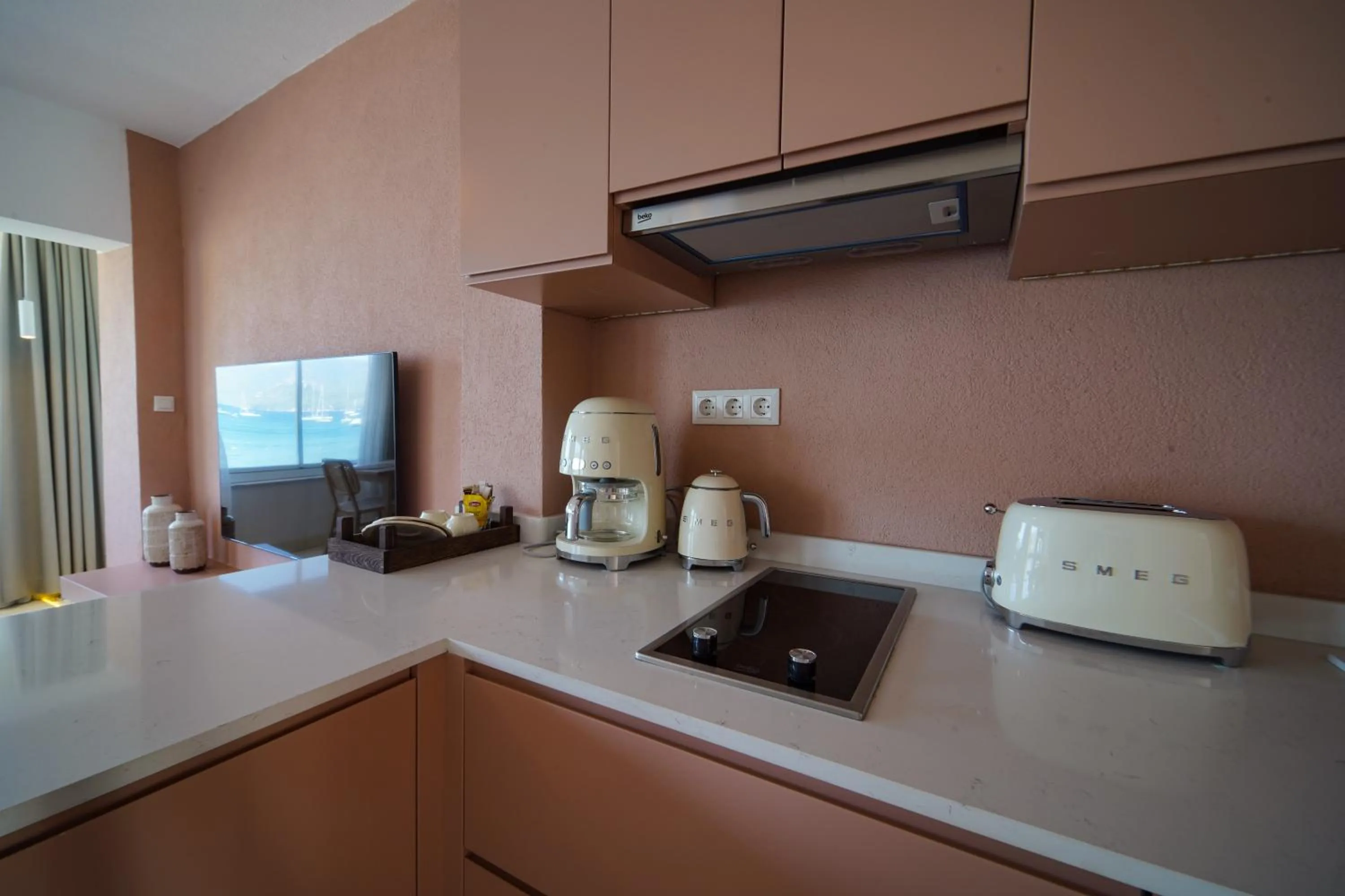 Coffee/tea facilities in Bono Residence