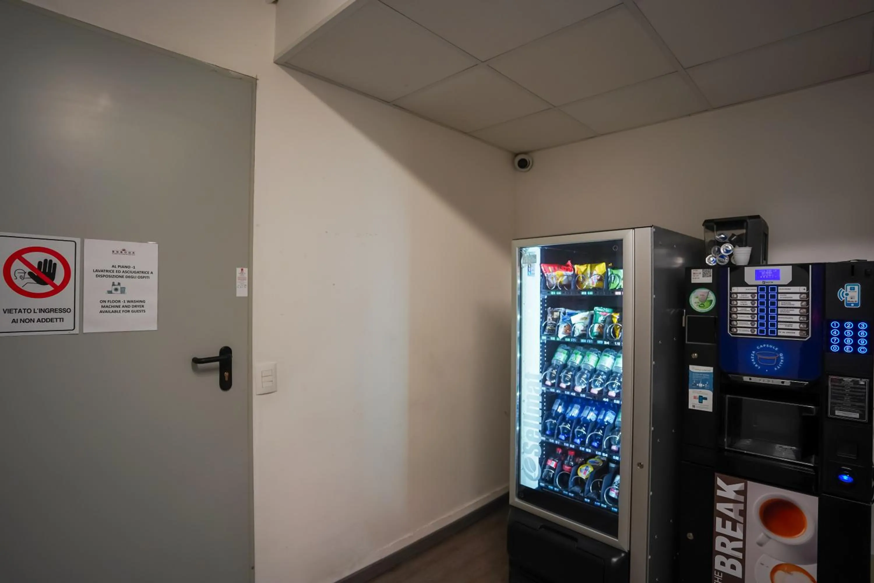 vending machine in Bnbook Residence Matteotti