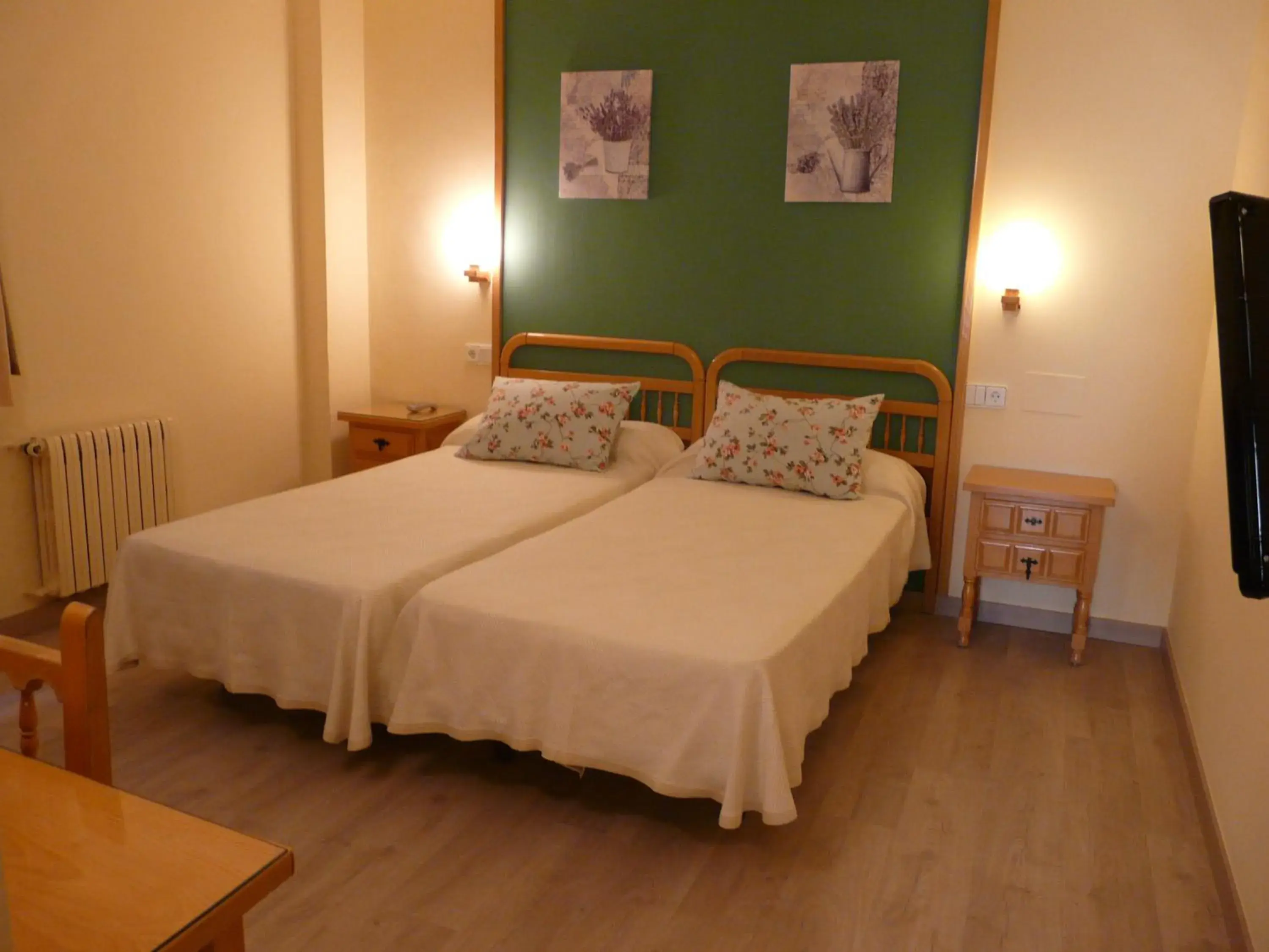 Bed in Hotel Nice Bed in Hotel Nice