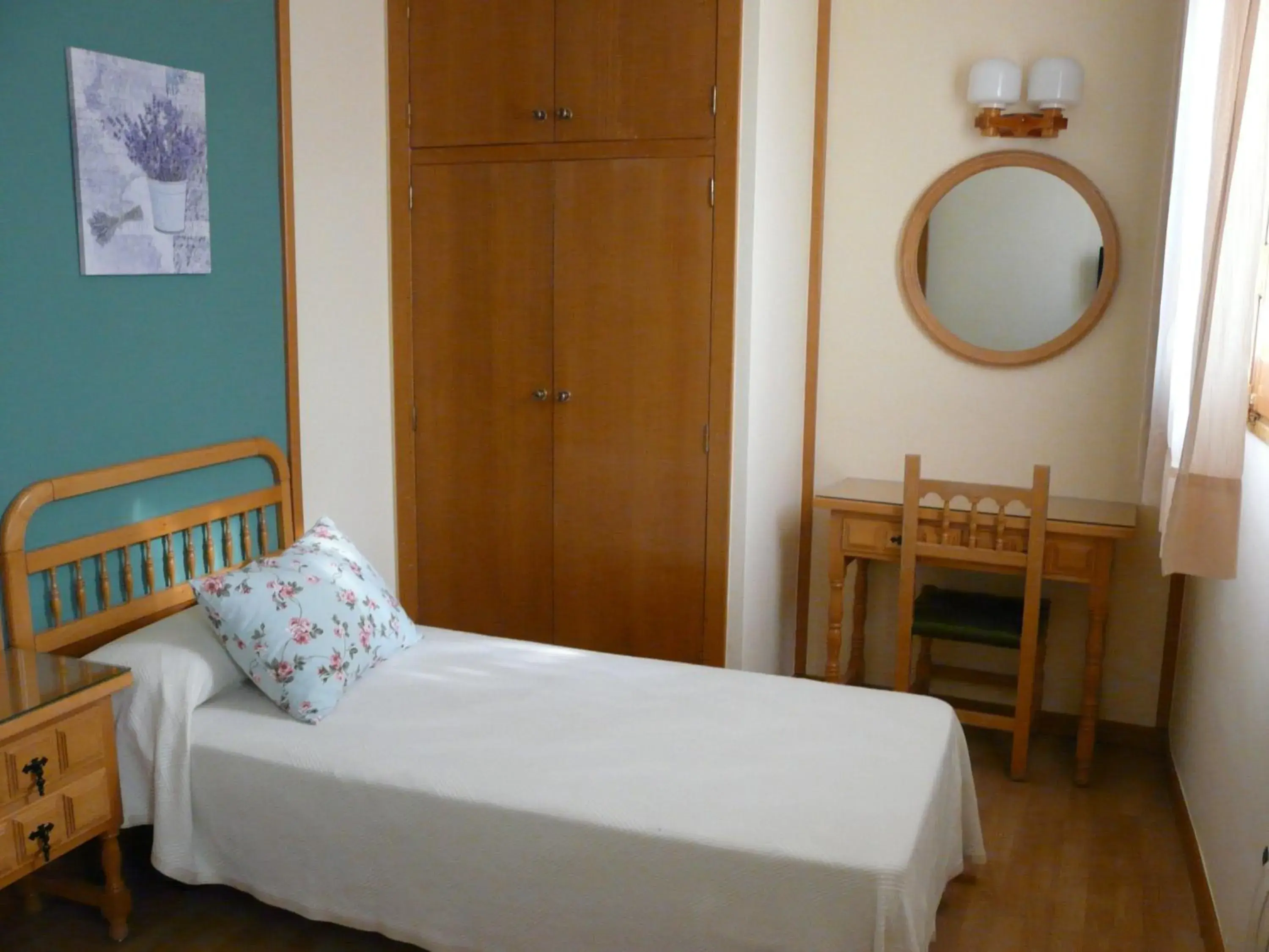 Single Room in Hotel Nice Single Room in Hotel Nice